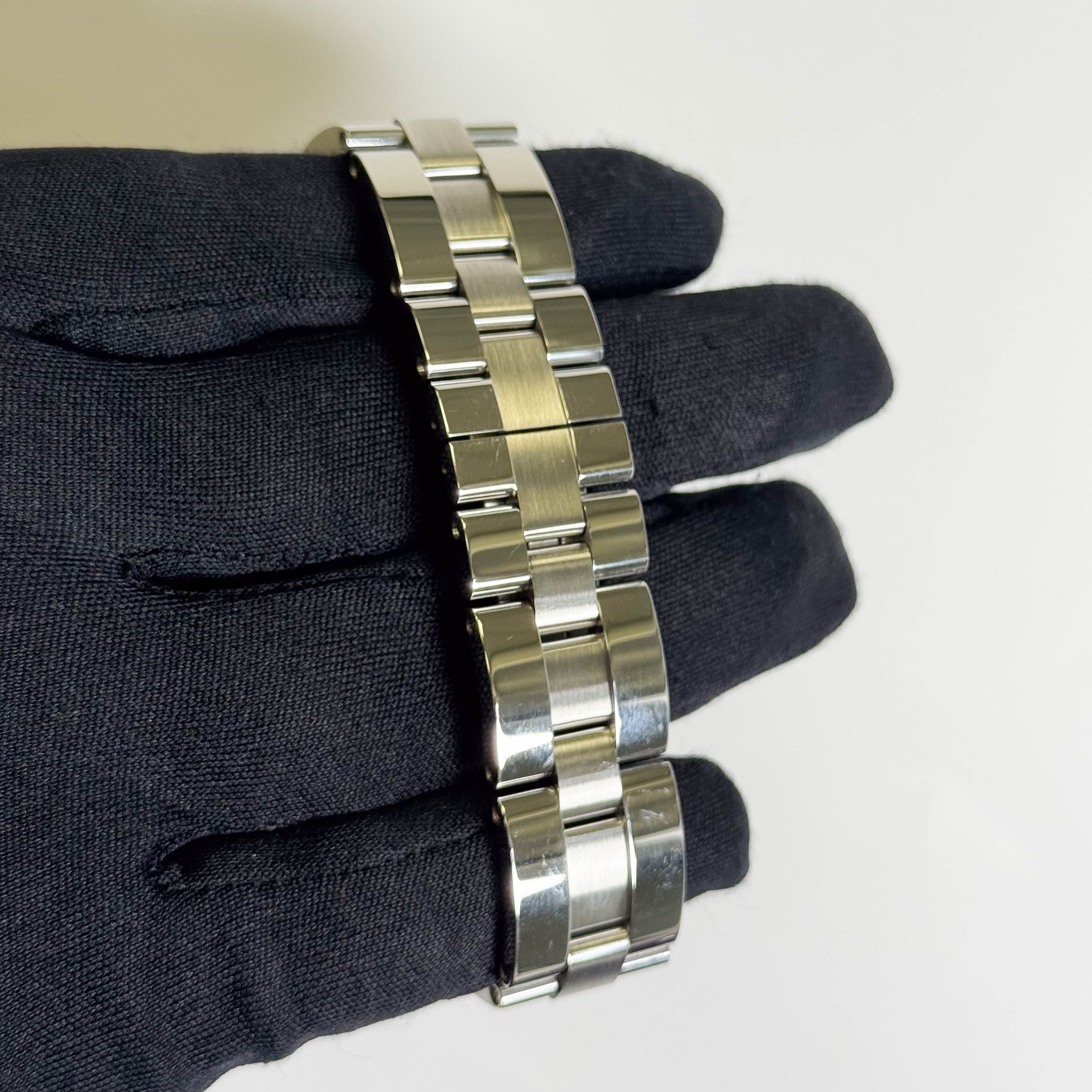 Cartier Roadster 48mm Silver Dial Watch Ref# W62019X6 - Happy Jewelers Fine Jewelry Lifetime Warranty