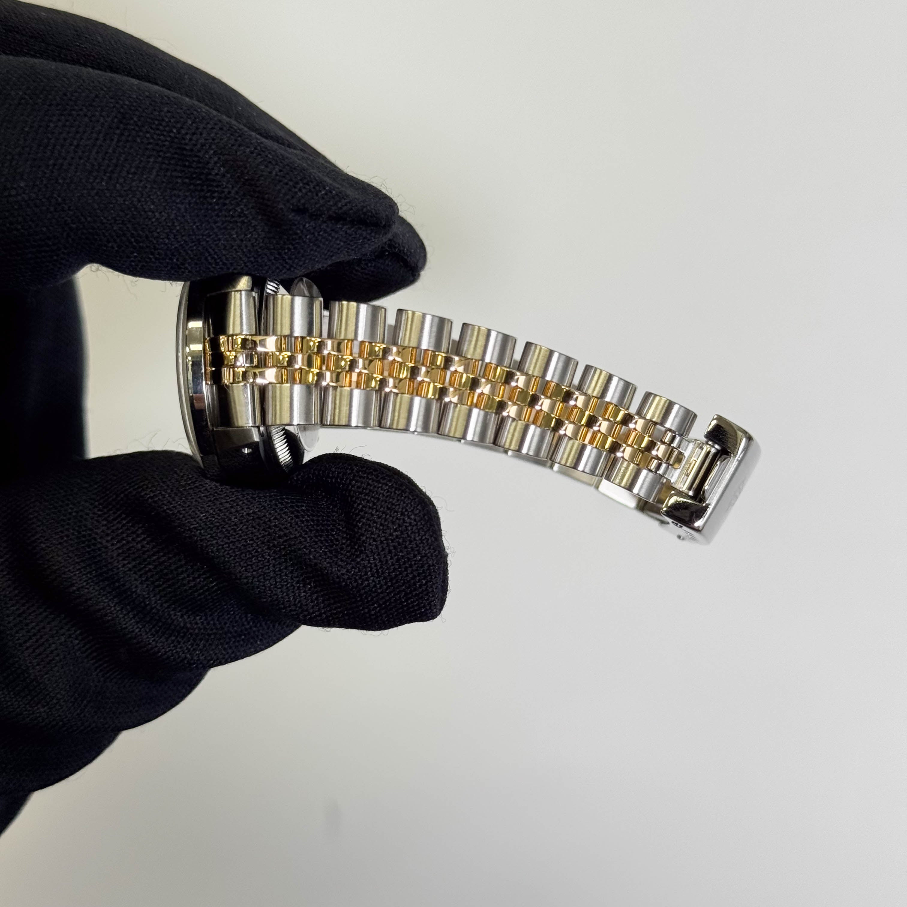 Rolex Datejust 26mm MOP Dial Watch Ref# 69173 - Happy Jewelers Fine Jewelry Lifetime Warranty