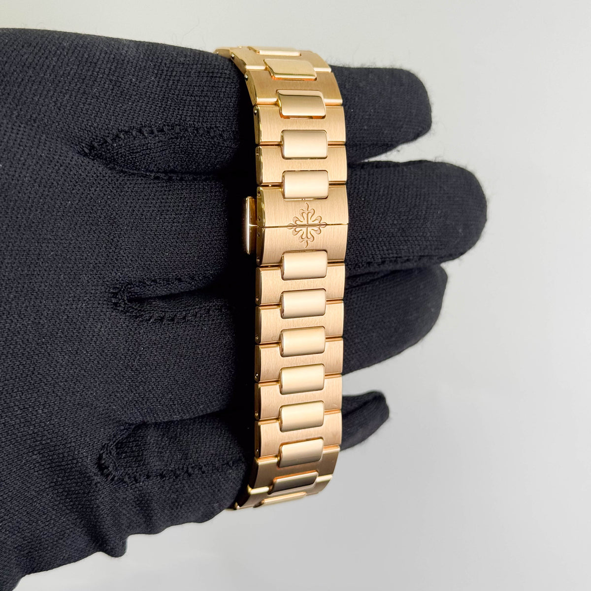 Patek Philippe Nautilus 35mm Rose Dial Watch Ref# 7118/1300R-001