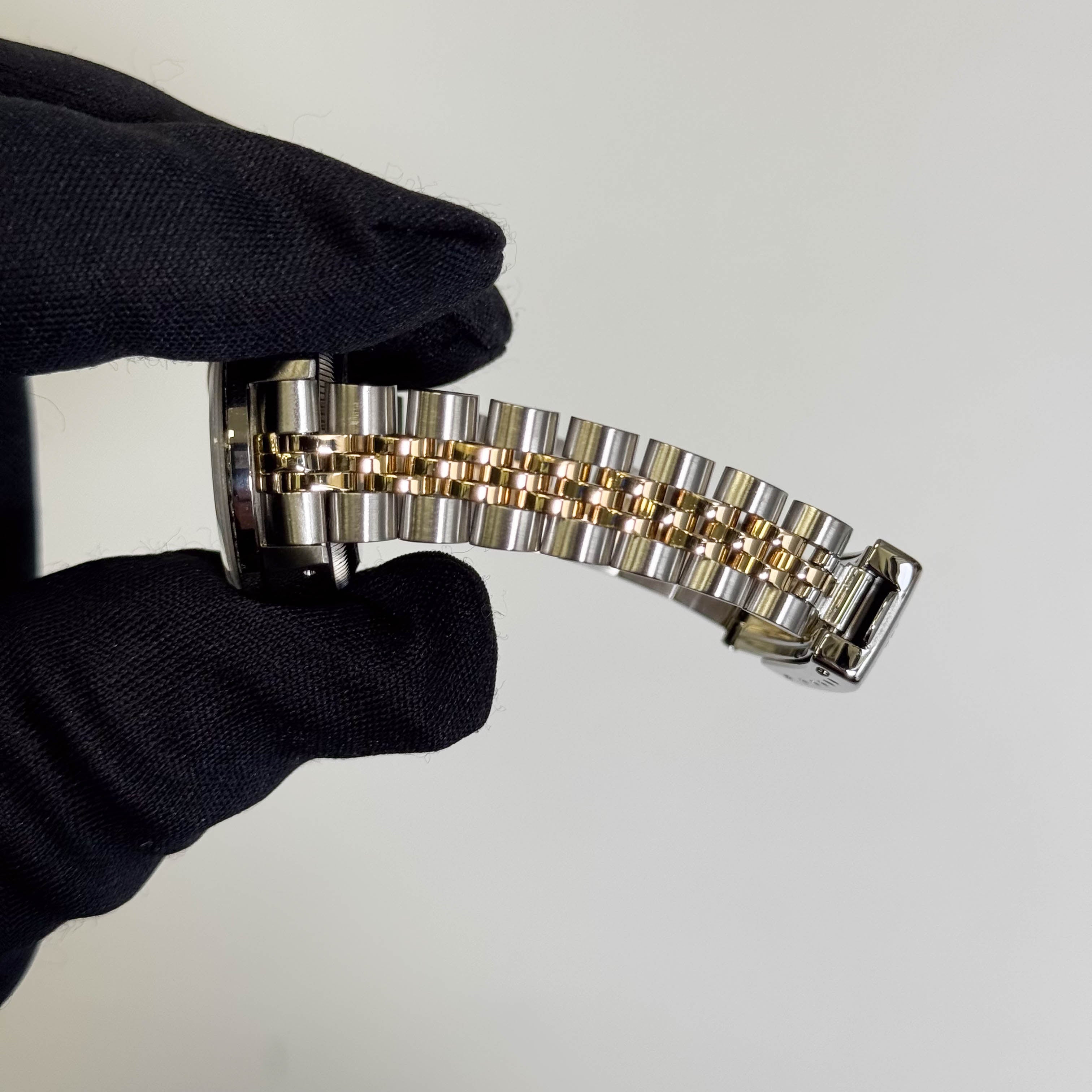 Rolex Datejust 26mm MOP Dial Watch Ref# 69173 - Happy Jewelers Fine Jewelry Lifetime Warranty