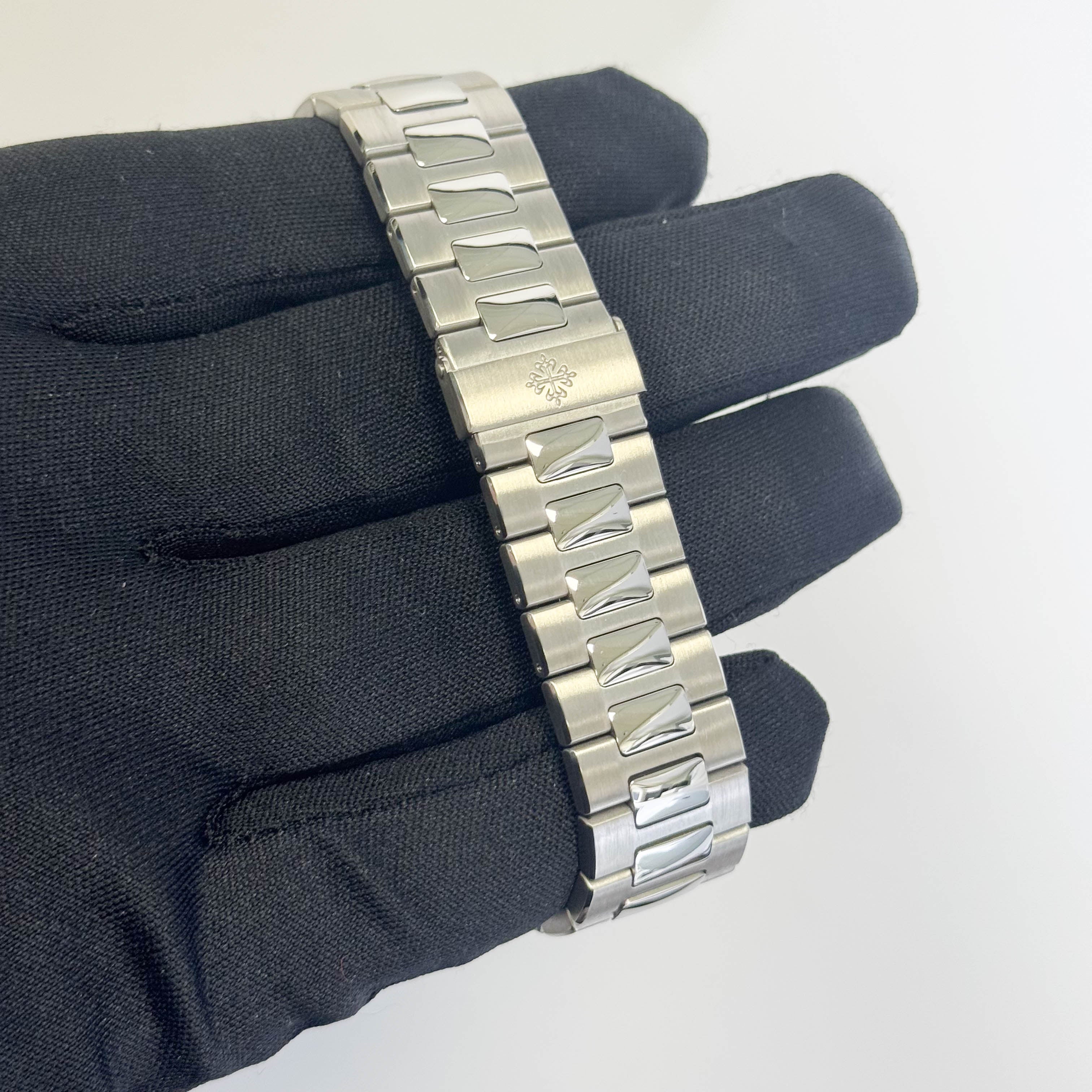 Patek Philippe Nautilus 40.5mm Grey Dial Watch Ref# 5990/1A-001 - Happy Jewelers Fine Jewelry Lifetime Warranty