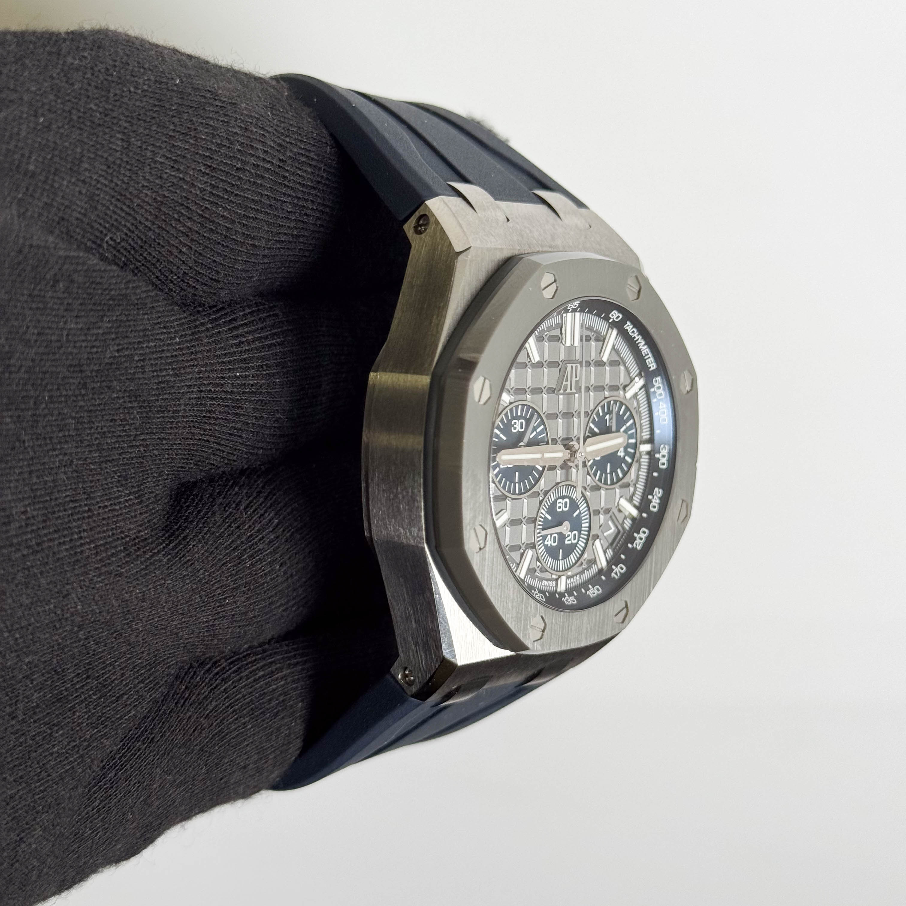 Audemars Piguet Royal Oak Offshore 43mm Grey Dial Watch Ref# 26420IO.OO.A009CA.01