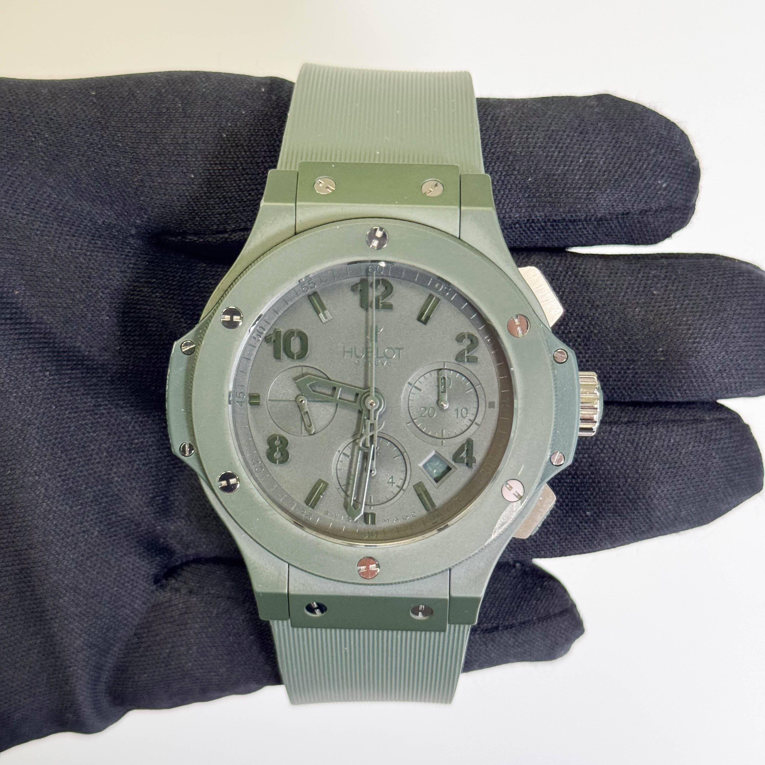Hublot Big Bang 44mm Green Dial Watch Ref# 301.GI.5290.RG - Happy Jewelers Fine Jewelry Lifetime Warranty