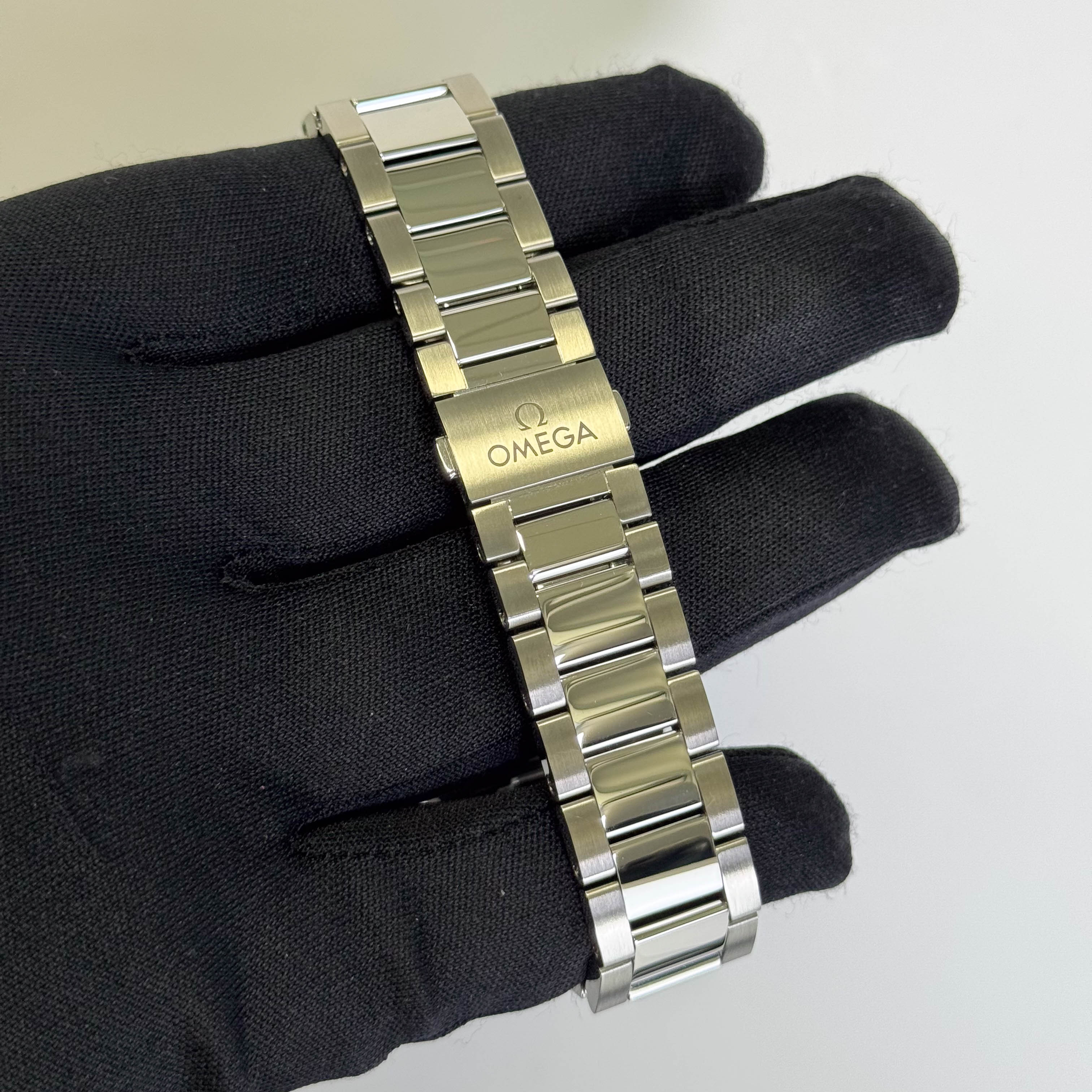 Omega Seamaster Aqua Terra 38mm Black Dial Watch Ref# 220.10.38.20.01.001