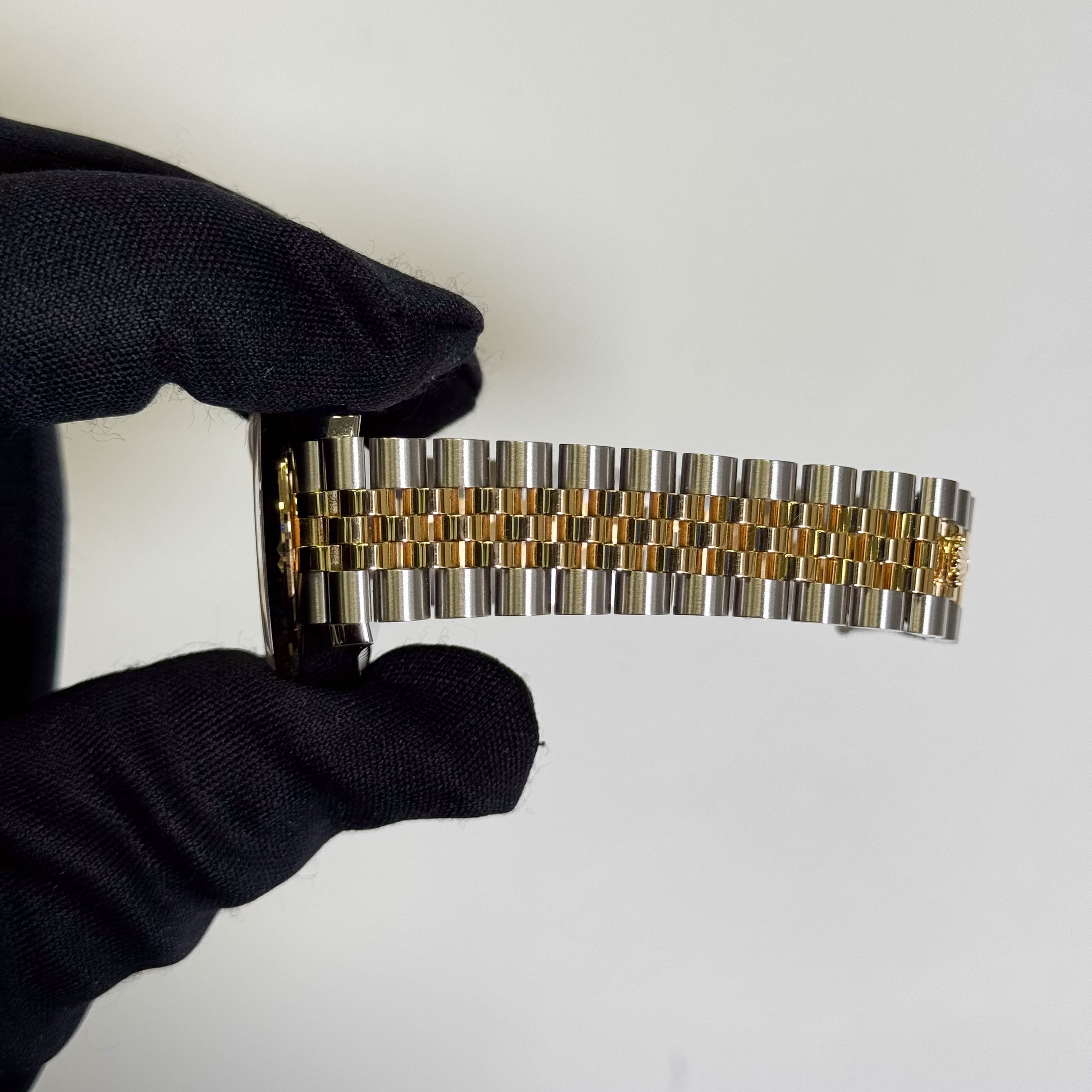 Rolex Datejust 31mm Silver Dial Watch Ref# 278273