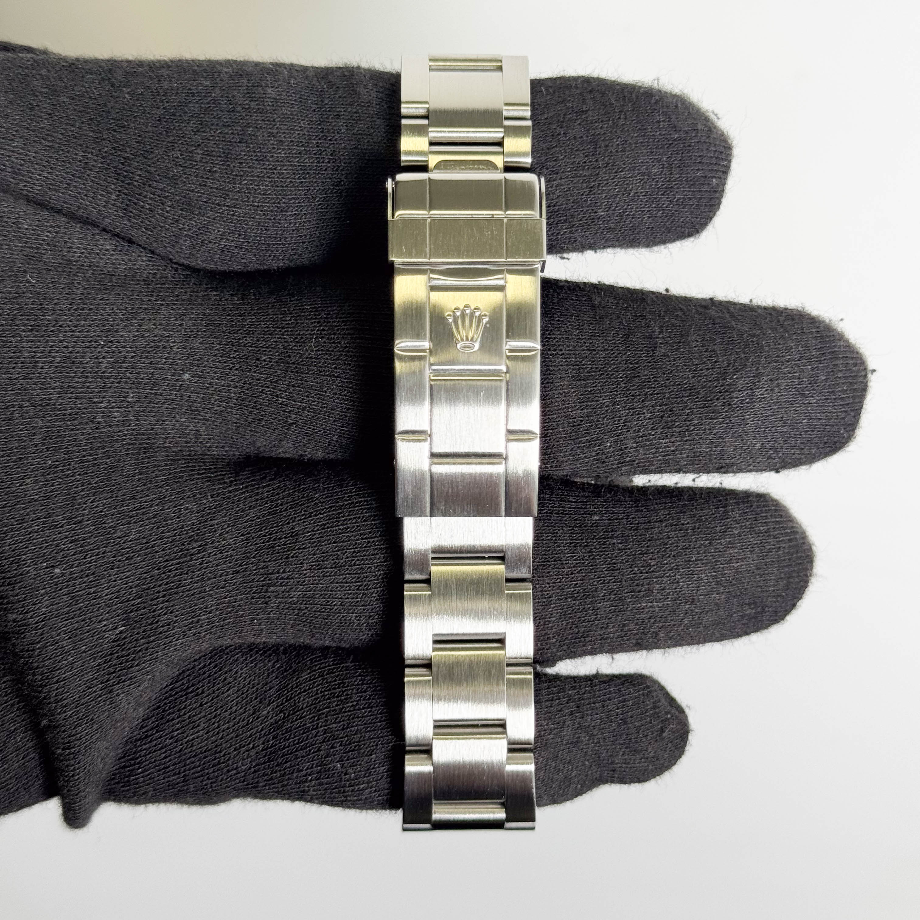 Rolex Submariner 40mm Black Dial Watch Ref# 16610LV