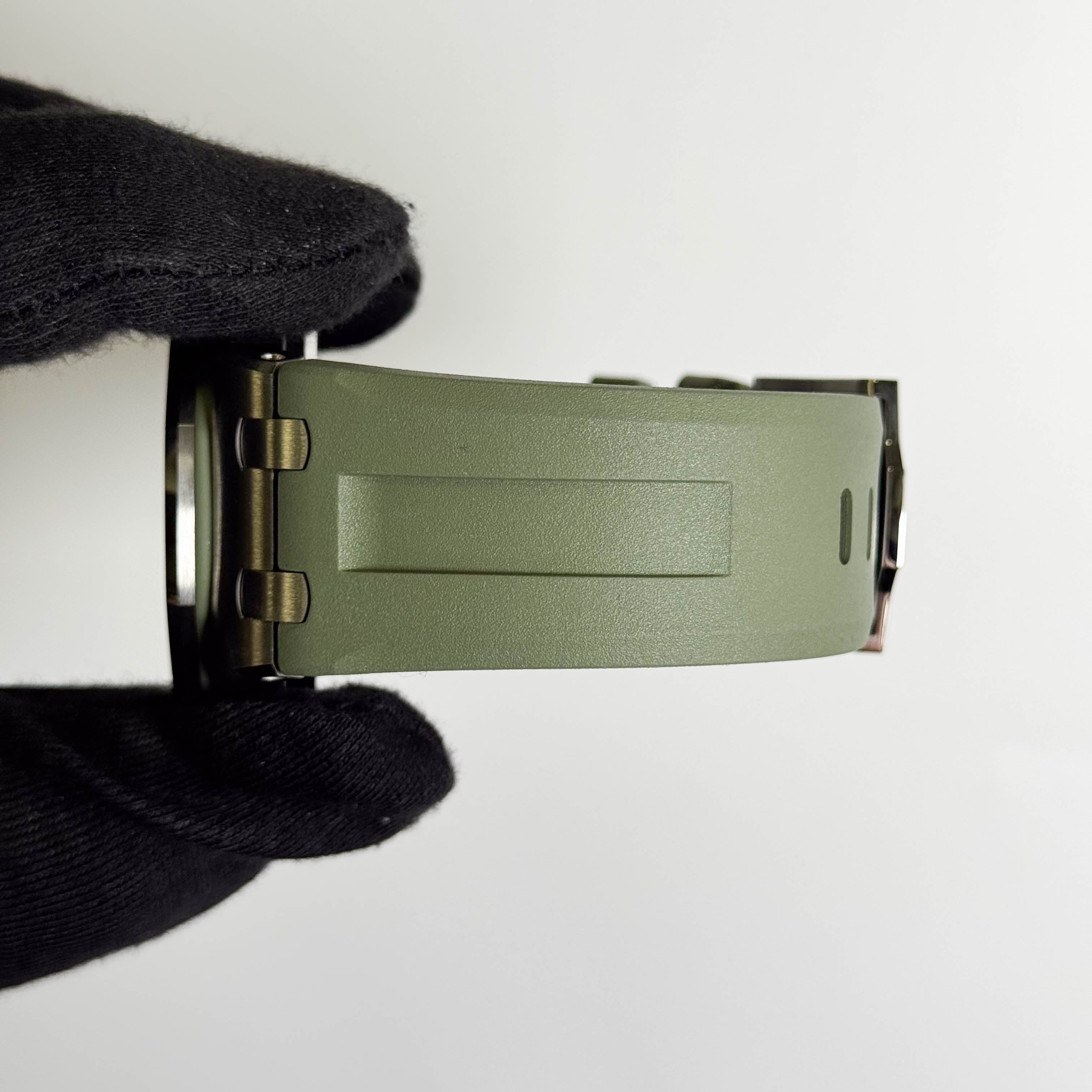 Audemars Piguet Royal Oak 42mm Green Dial Watch Ref# 15720ST.OO.A052CA.01