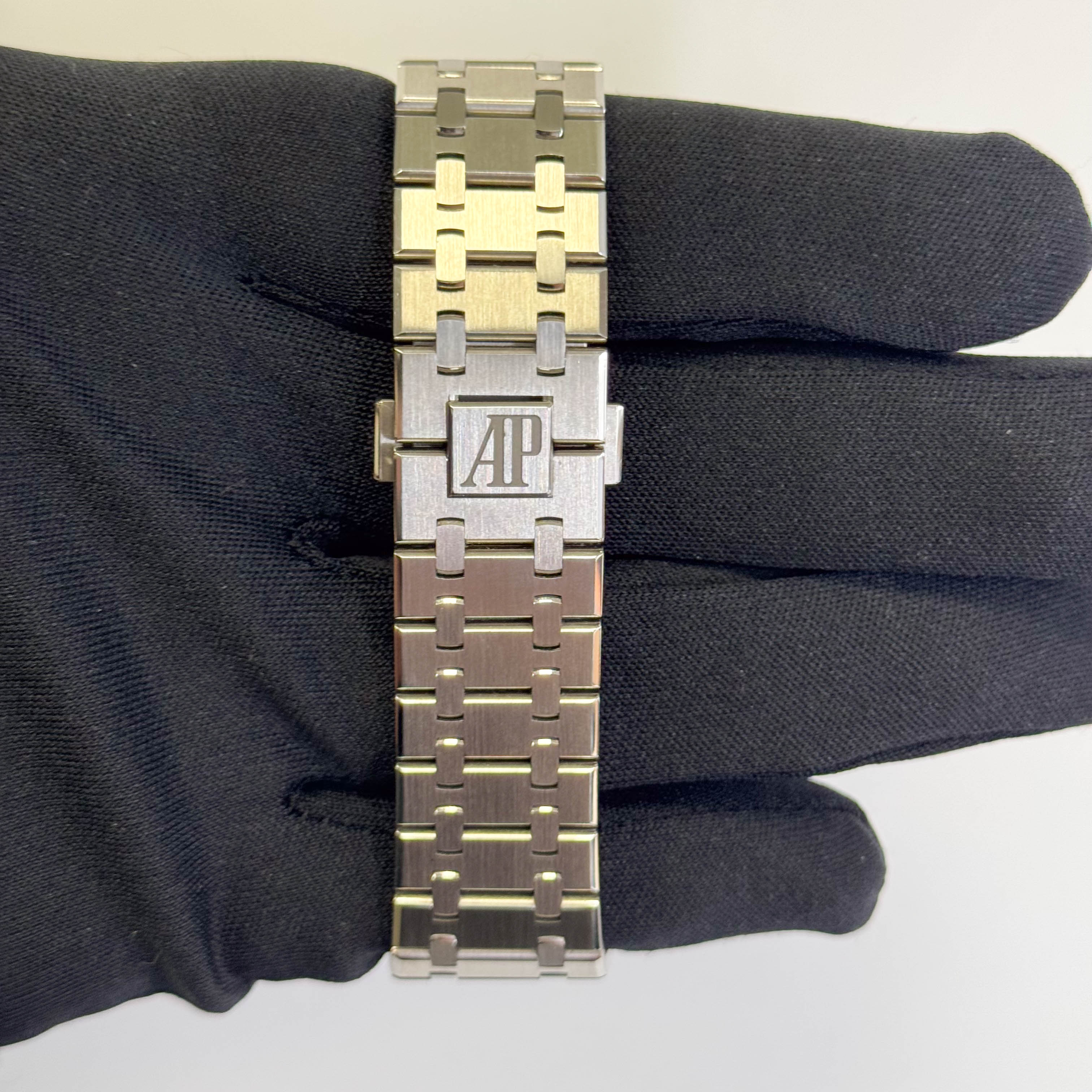 Audemars Piguet Royal Oak 41mm Silver Dial Watch Ref# 26240ST.OO.1320ST.03