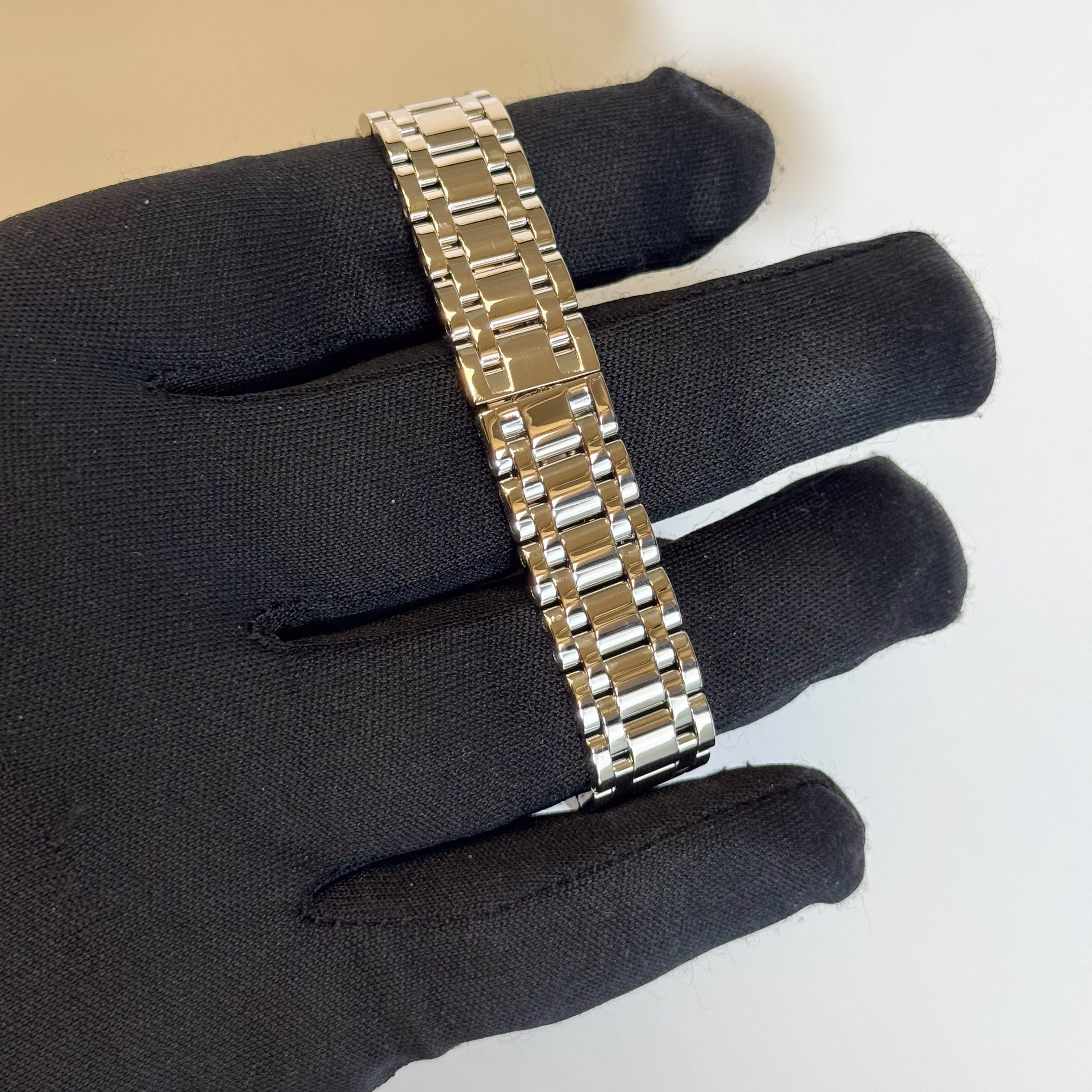 Cartier Tank Americaine 28mm Grey Dial Watch Ref# WB7051L1 - Happy Jewelers Fine Jewelry Lifetime Warranty