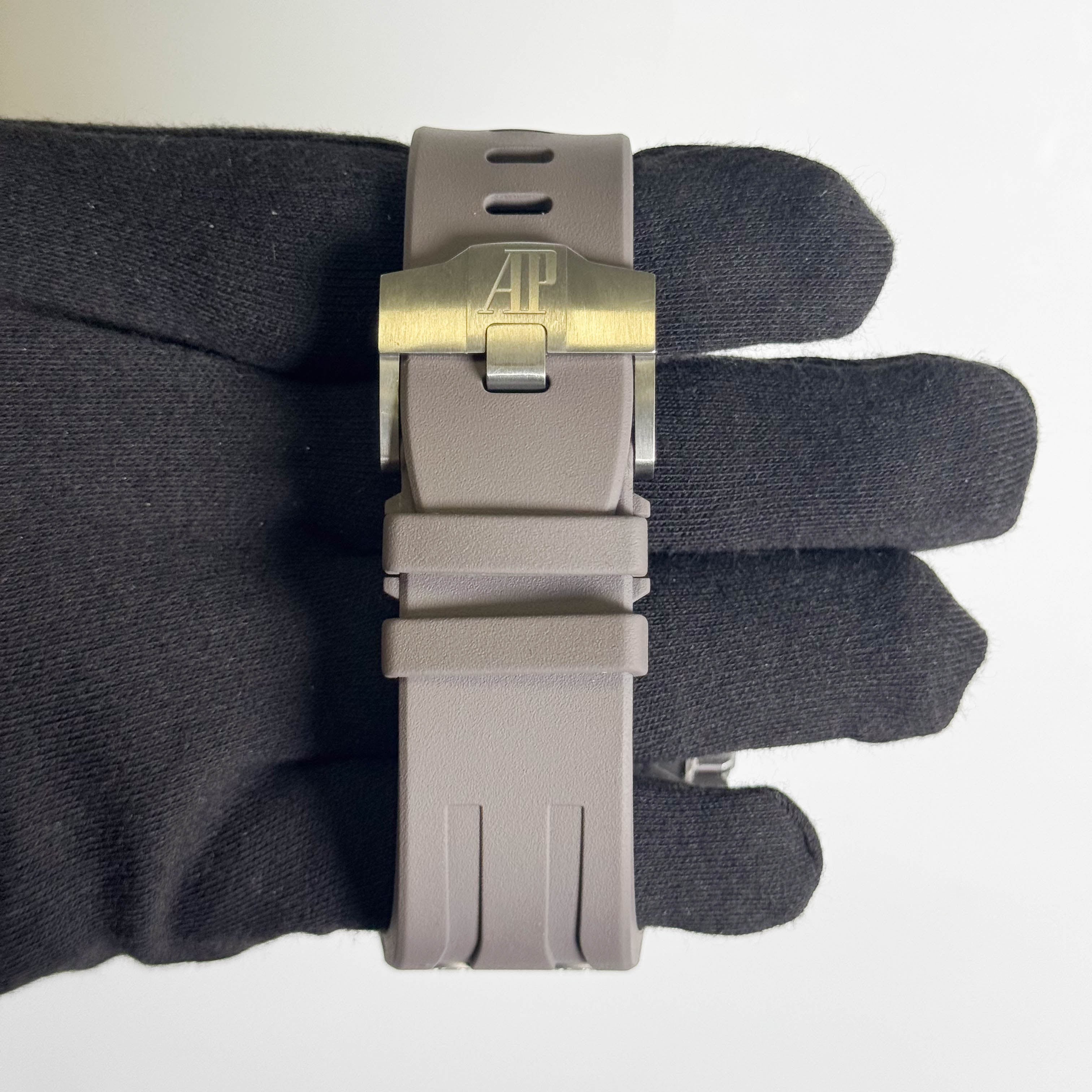 Audemars Piguet Royal Oak 44mm Grey Dial Watch Ref# 26568IM.OO.A004CA.01