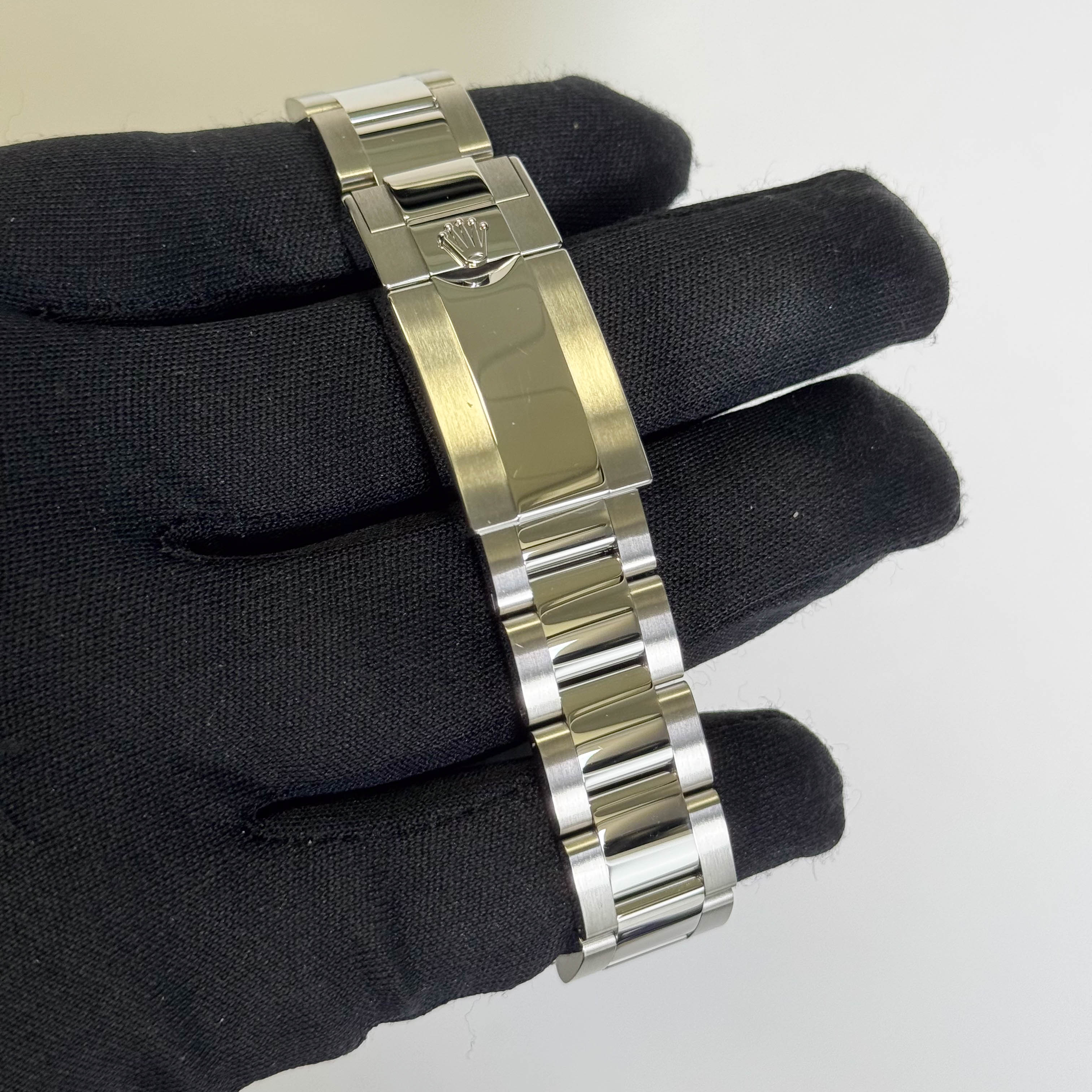 Rolex Yacht-Master 40mm Rhodium Dial Watch Ref# 126622