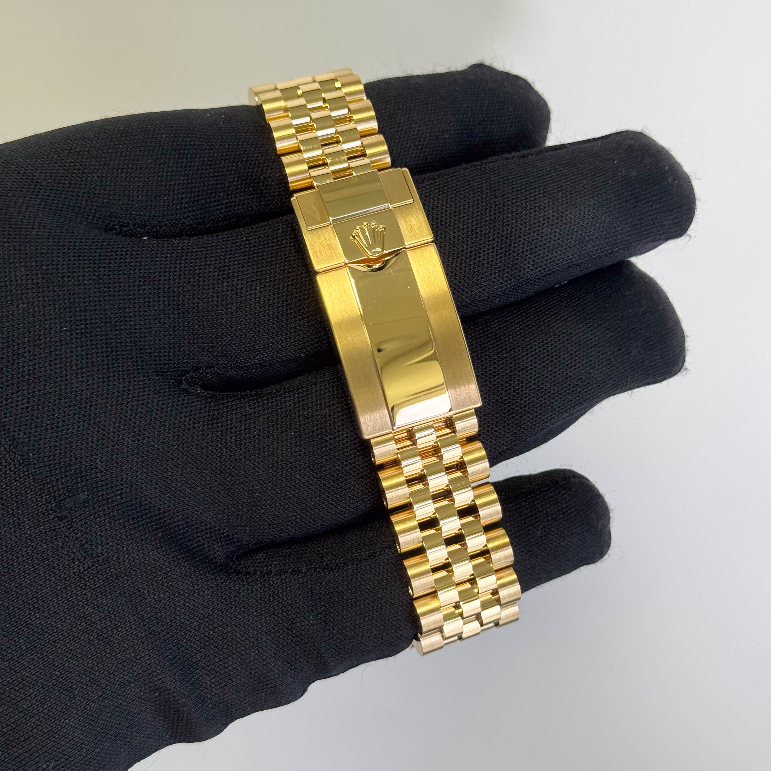 Rolex GMT-Master II 40mm Black Dial Watch Ref# 126718GRNR