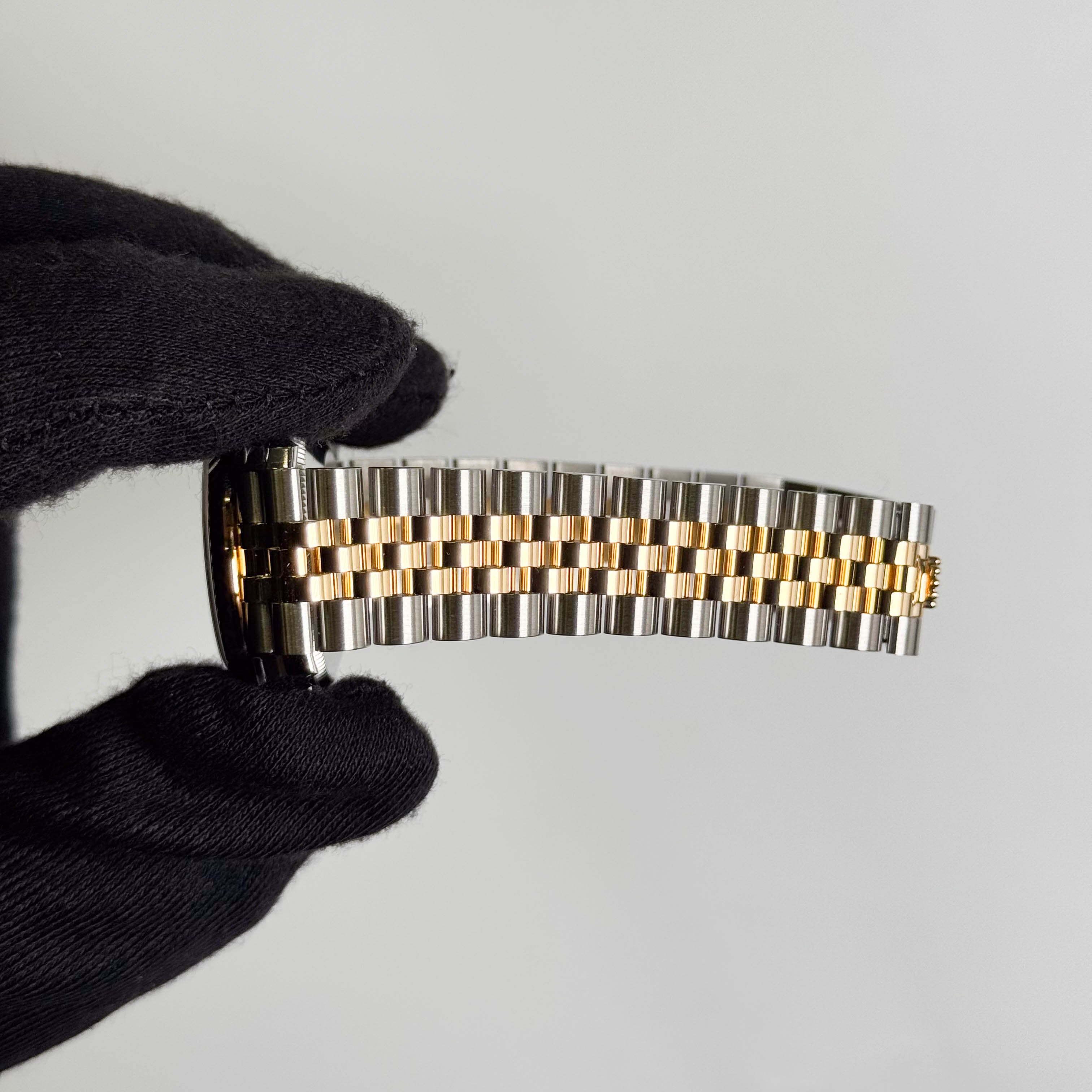 Rolex Datejust 31mm Mother Of Pearl Dial Watch Ref# 278273