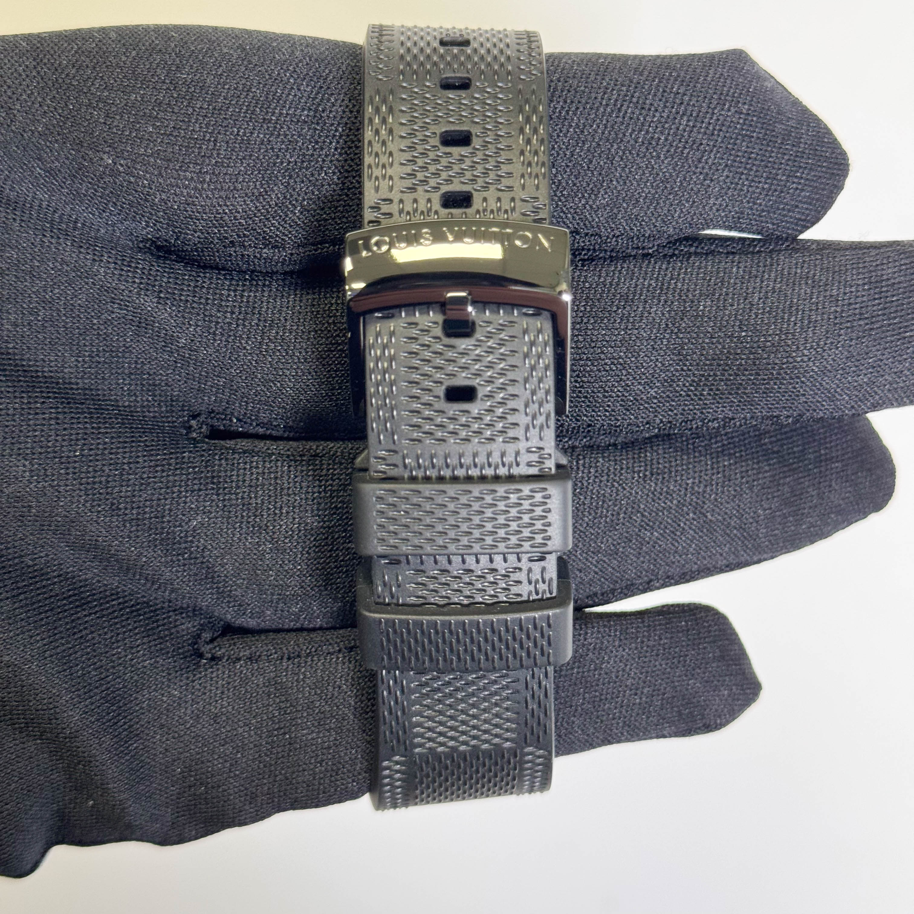 Louis Vuitton Tambour 39mm White Dial Watch Ref# QA120