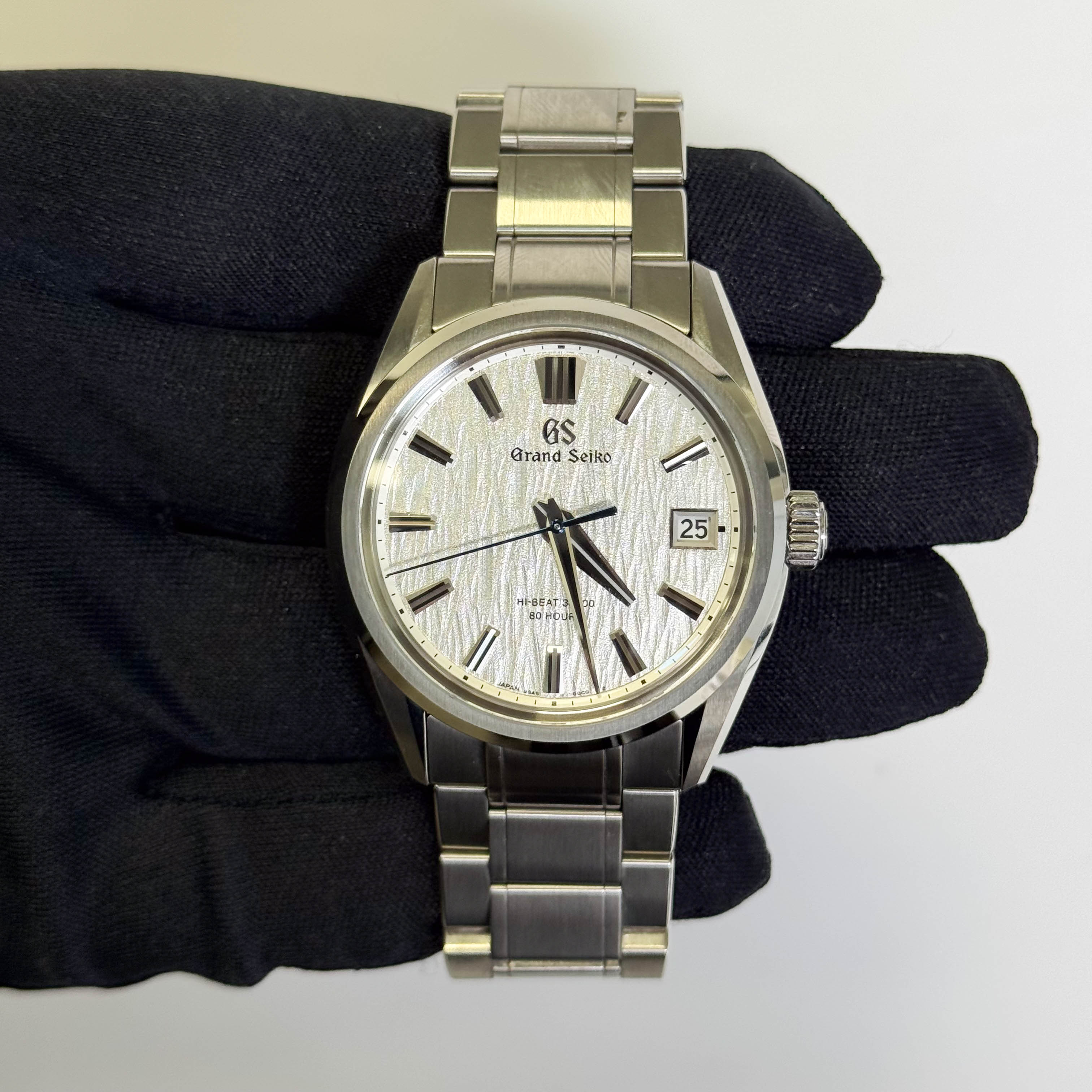Grand Seiko Evolution 40mm Silver Dial Watch Ref# SLGH005