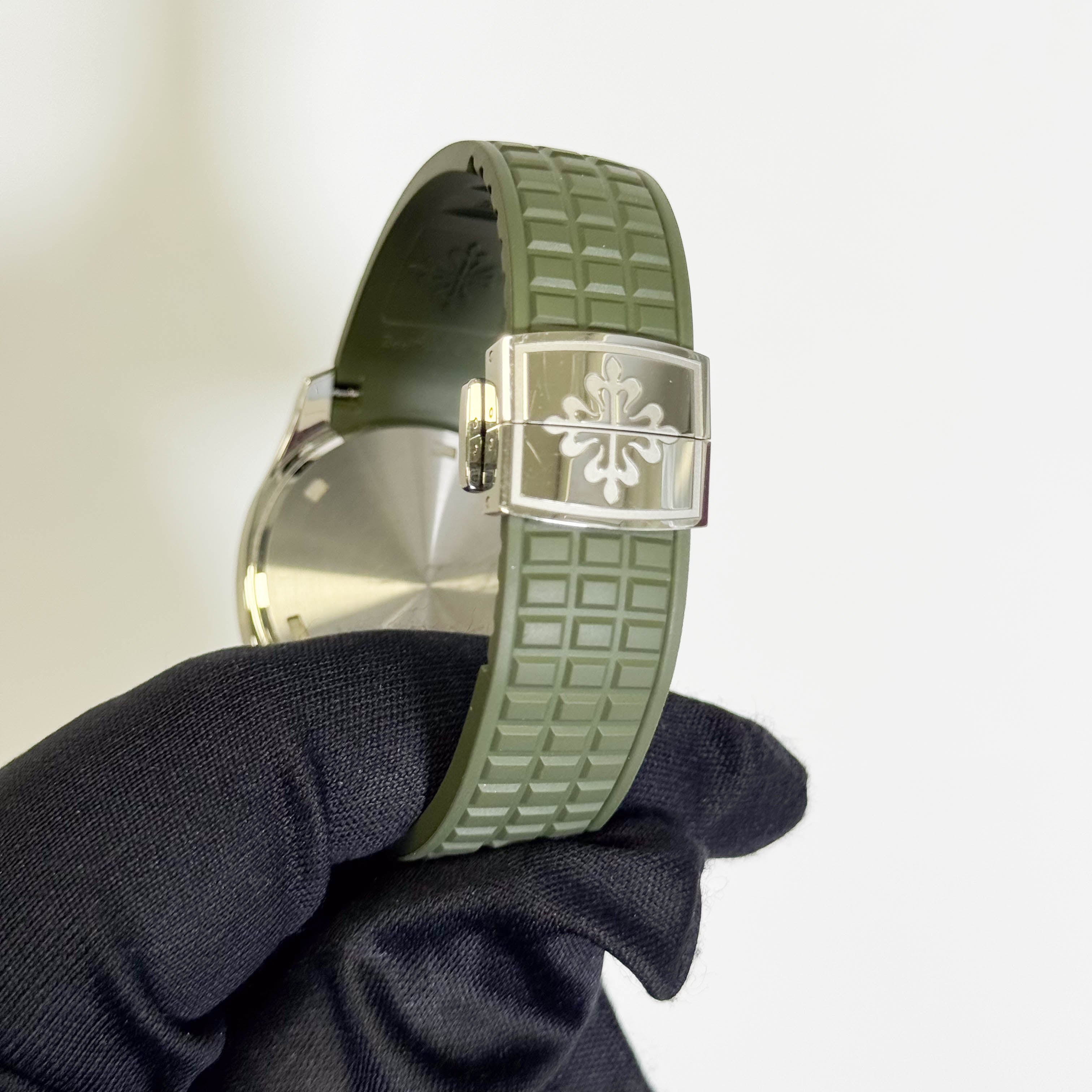 Patek Philippe Aquanaut 38mm Green Dial Watch Ref# 5267/200A-011 - Happy Jewelers Fine Jewelry Lifetime Warranty
