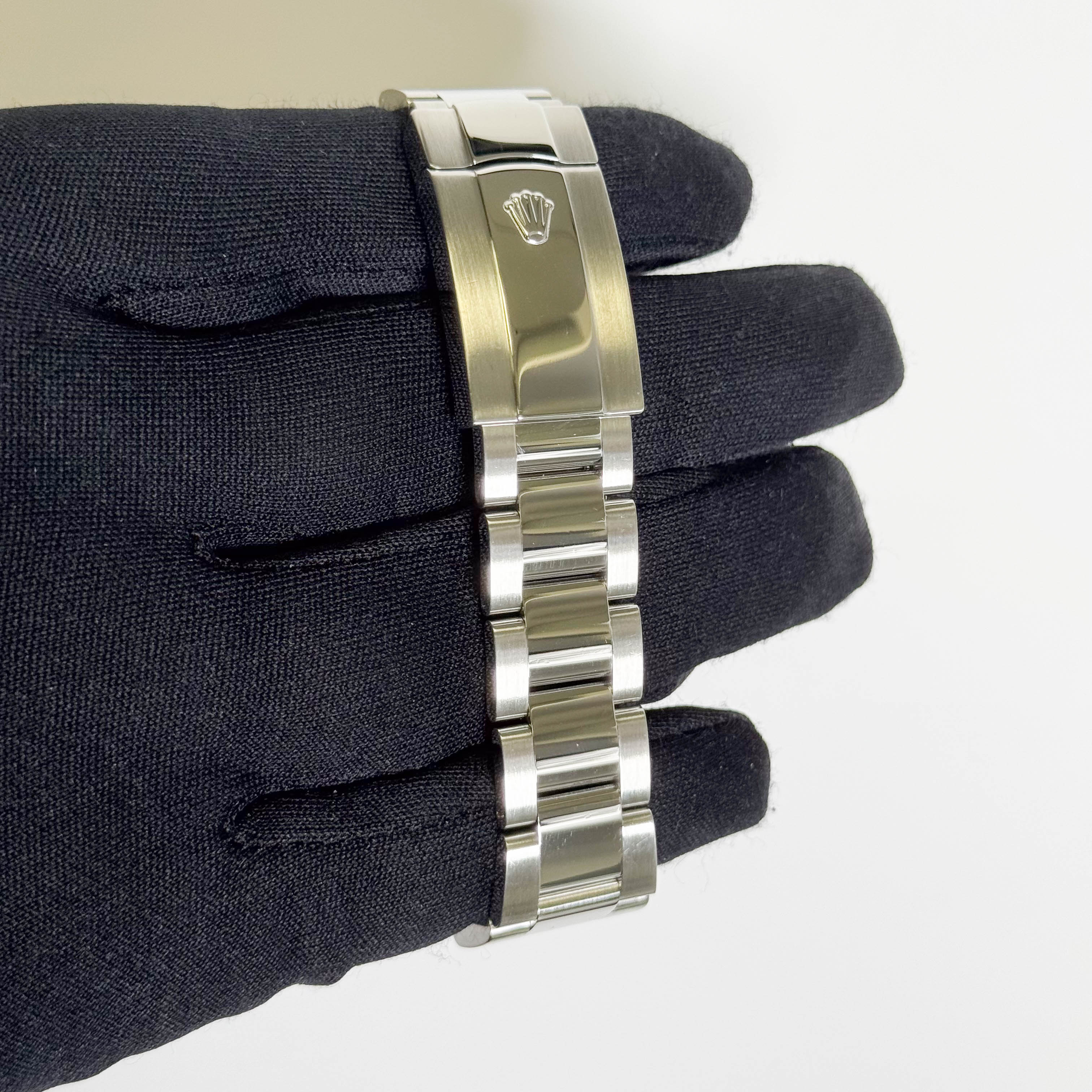 Rolex Datejust 41mm Silver Dial Watch Ref# 116300 - Happy Jewelers Fine Jewelry Lifetime Warranty