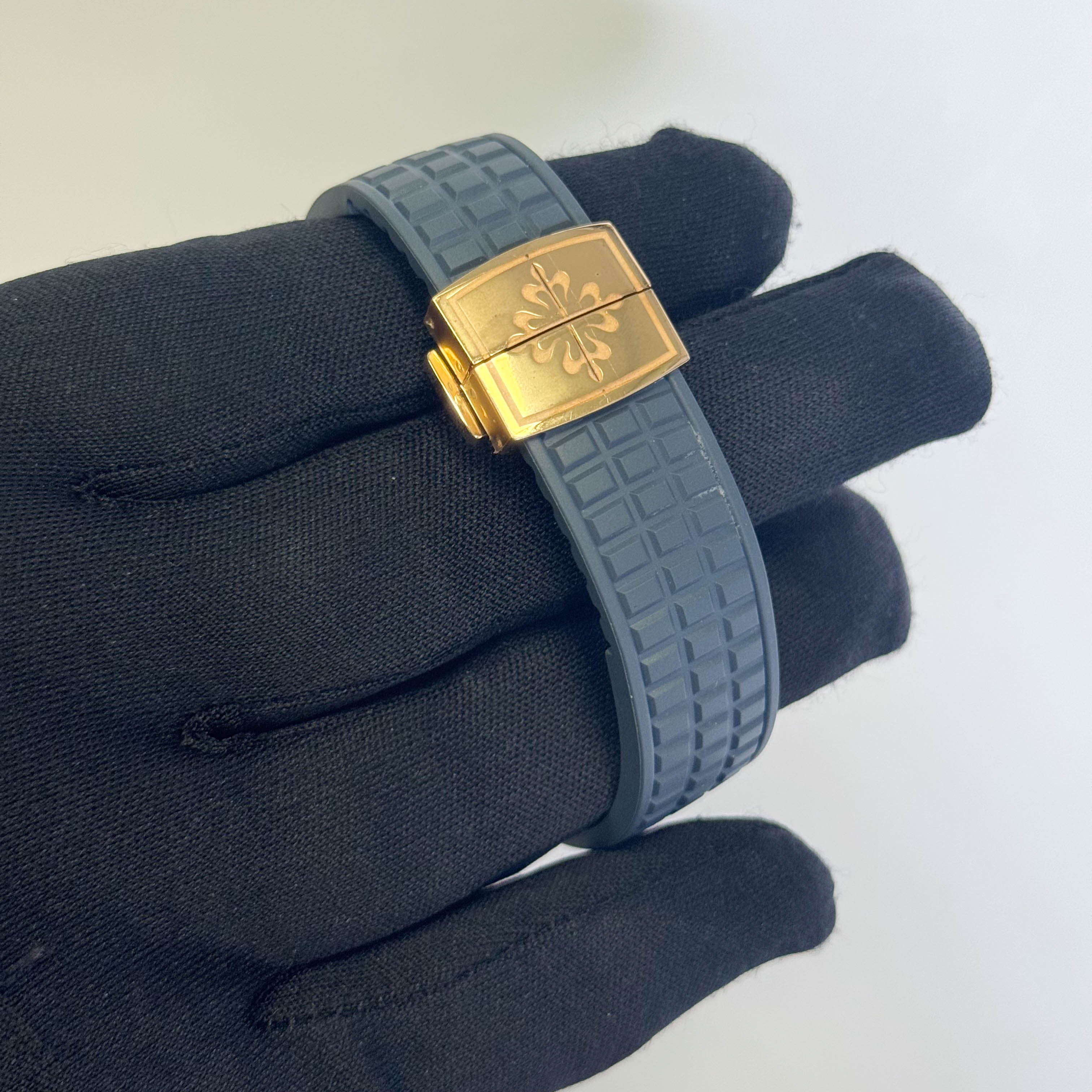 Patek Philippe Aquanuat 38.8mm Blue Dial Watch Ref# 5269R-001