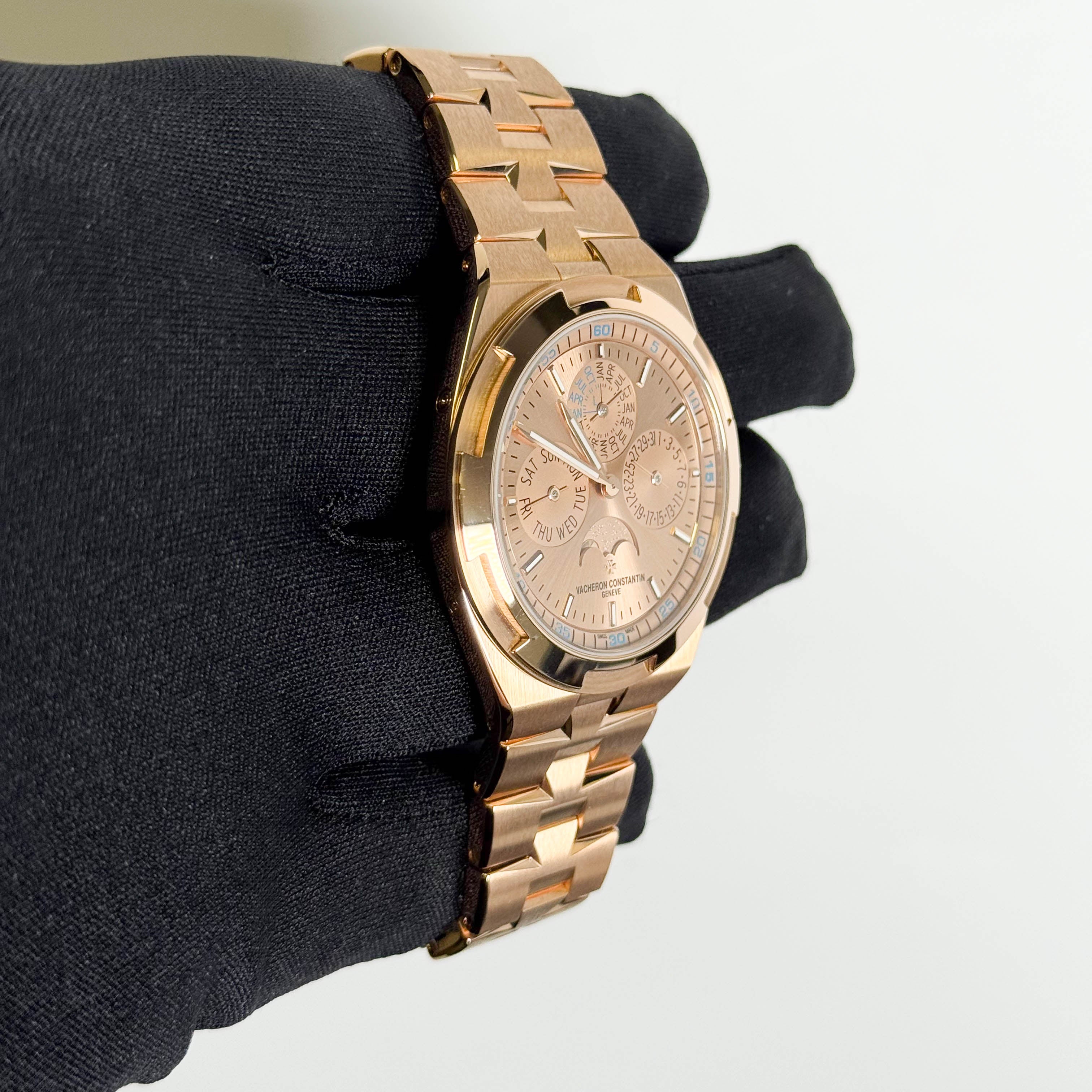 Vacheron Constantin Overseas Perpetual Calendar Ultra Thin 41.5mm Pink Gold Dial Watch Ref# 4300V/220R-H144