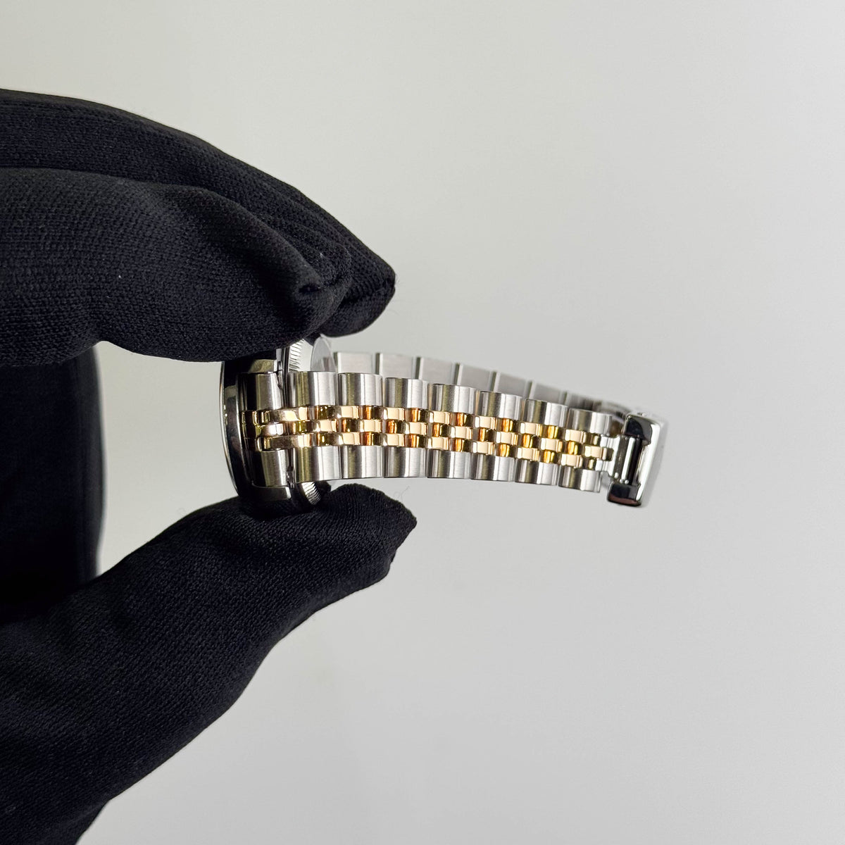 Rolex Datejust 26mm Pink MOP Dial Watch Ref# 69173 - Happy Jewelers Fine Jewelry Lifetime Warranty