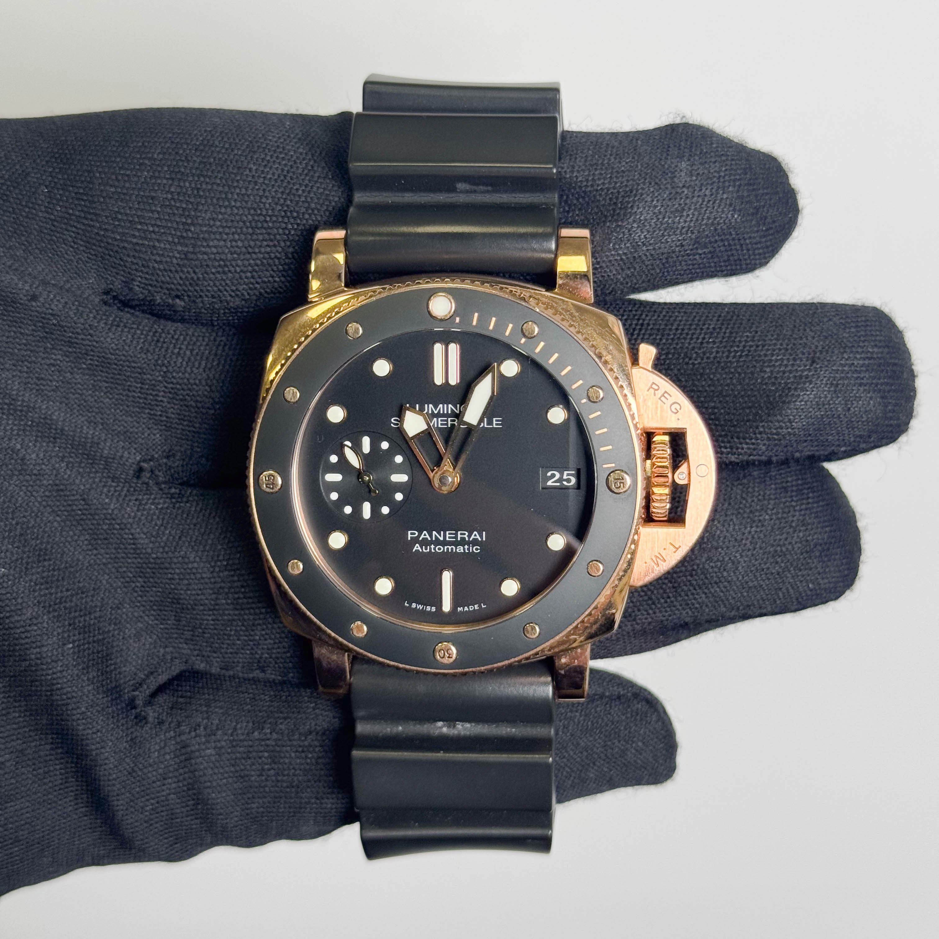 Panerai Luminor Submersible Oro Roso 42mm Black Dial Watch Ref# PAM00684 - Happy Jewelers Fine Jewelry Lifetime Warranty