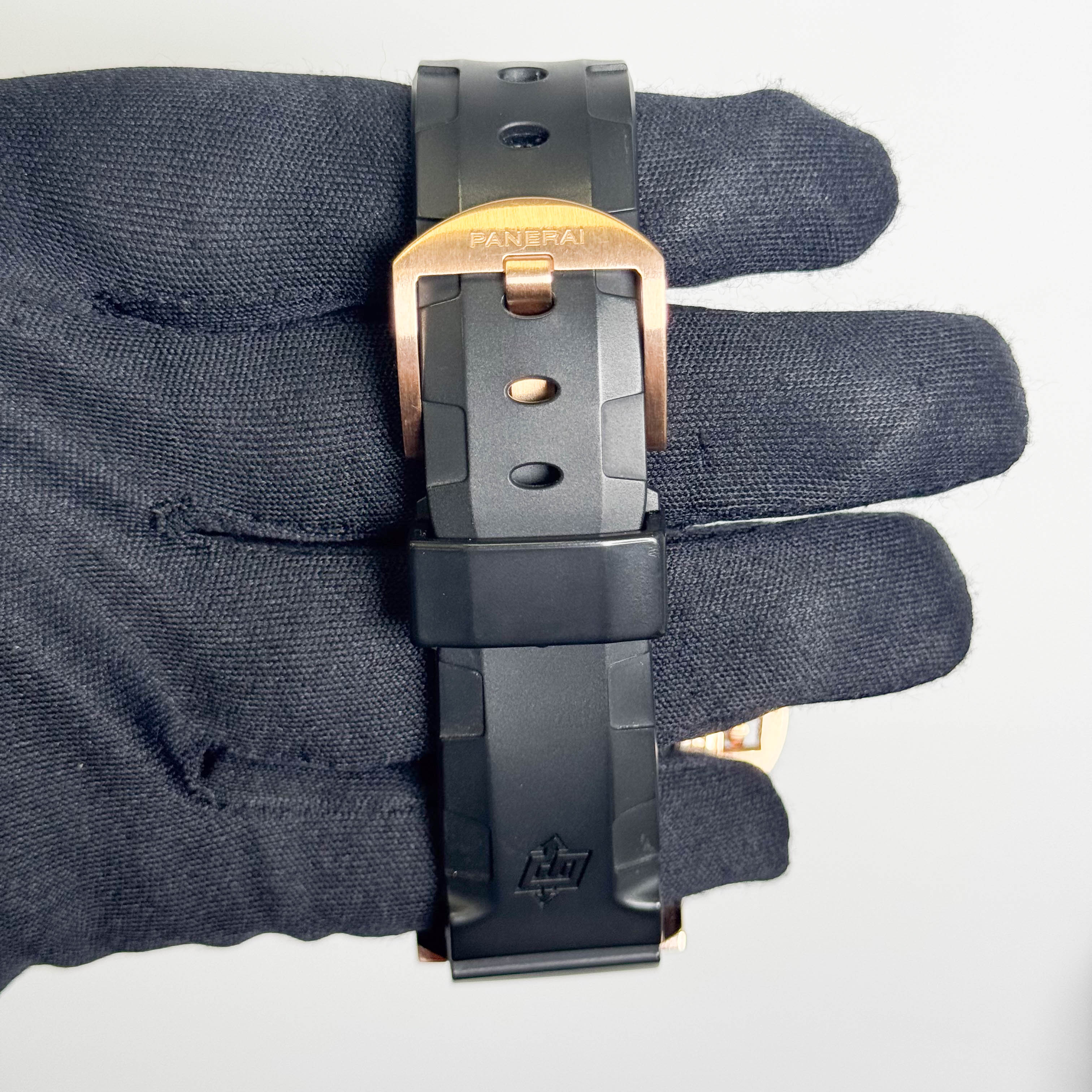 Panerai Luminor Submersible Oro Roso 42mm Black Dial Watch Ref# PAM00684 - Happy Jewelers Fine Jewelry Lifetime Warranty