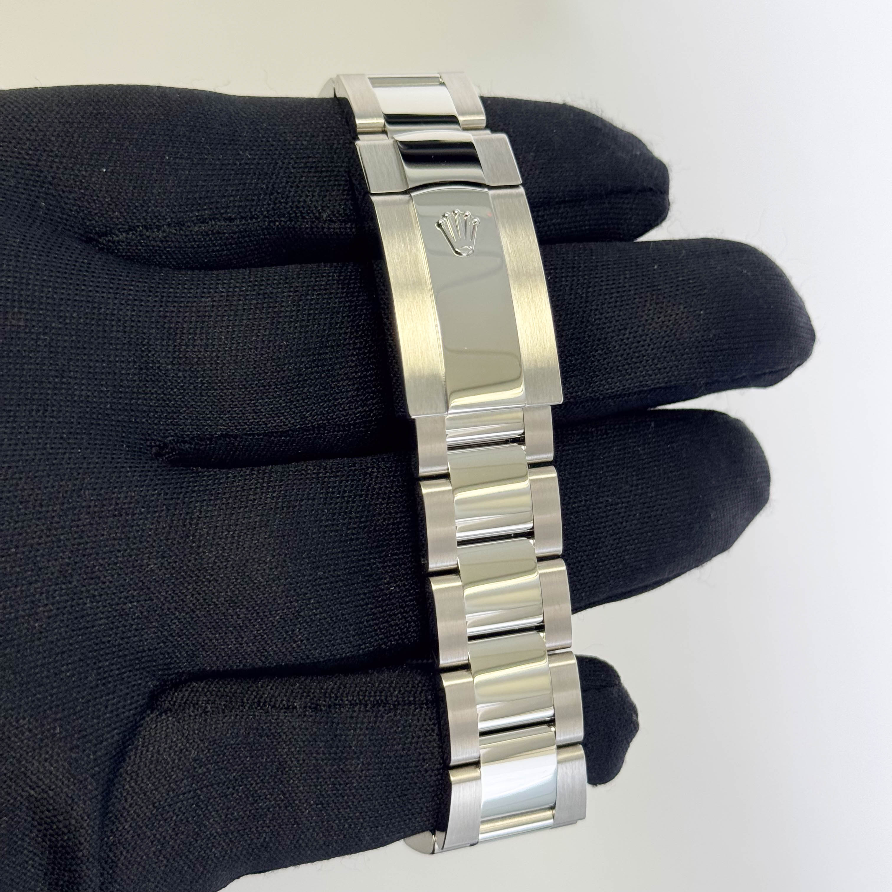 Rolex Datejust 41mm Silver Dial Watch Ref# 126300 - Happy Jewelers Fine Jewelry Lifetime Warranty