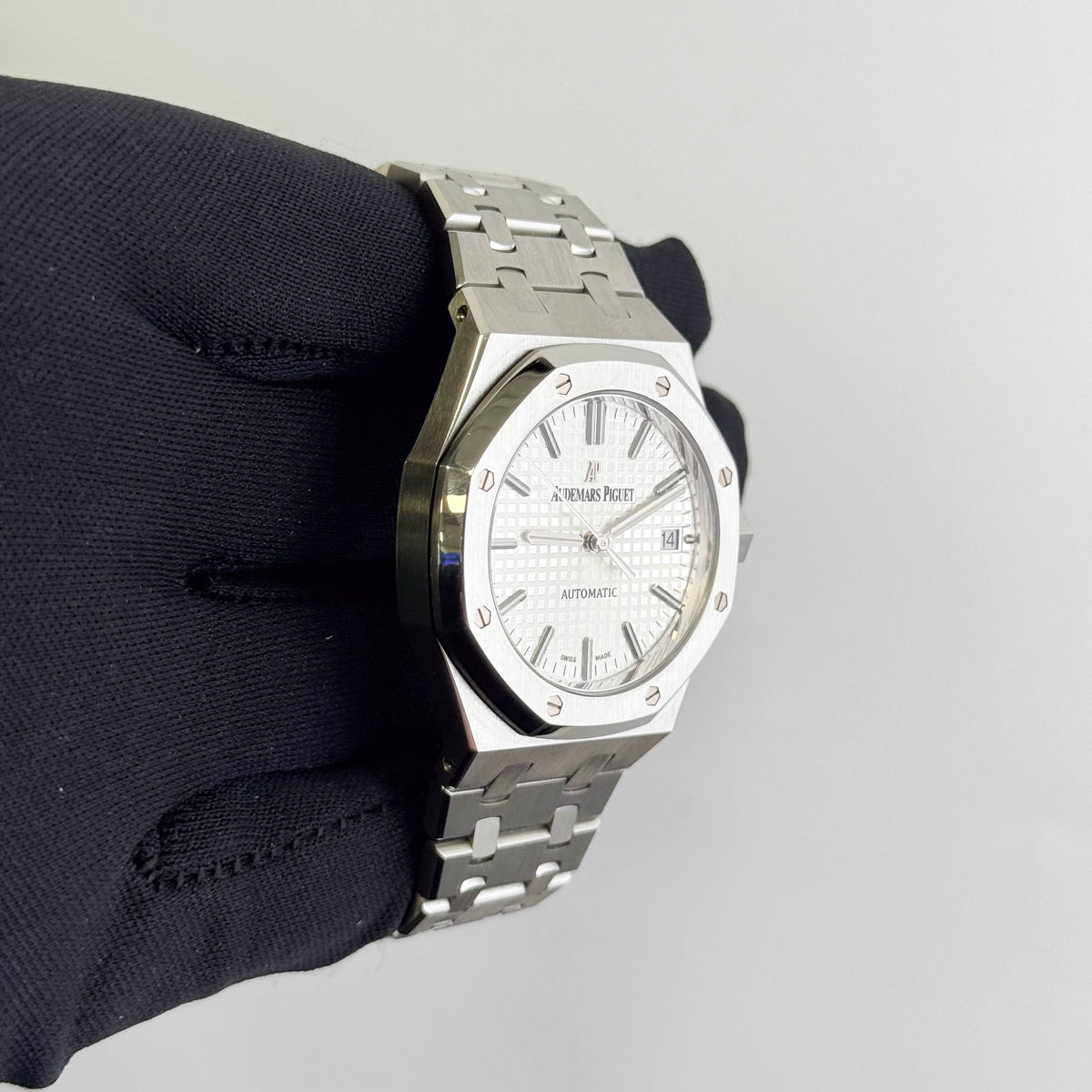 Audemars Piguet Royal Oak 37mm White Dial Watch Ref# 15450ST.OO.1256ST.01