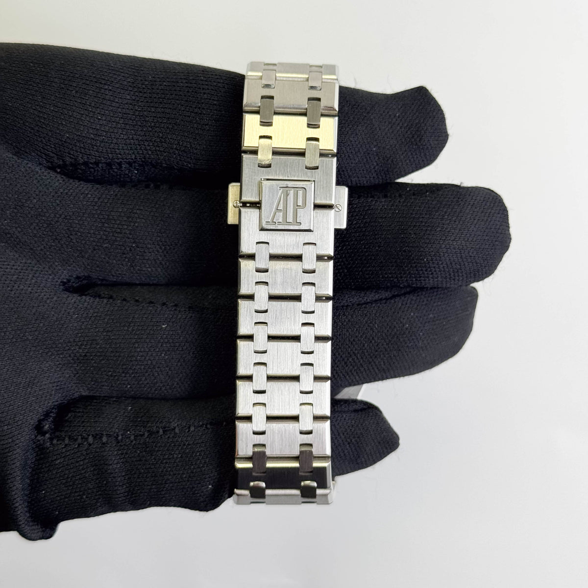 Audemars Piguet Royal Oak 37mm White Dial Watch Ref# 15450ST.OO.1256ST.01