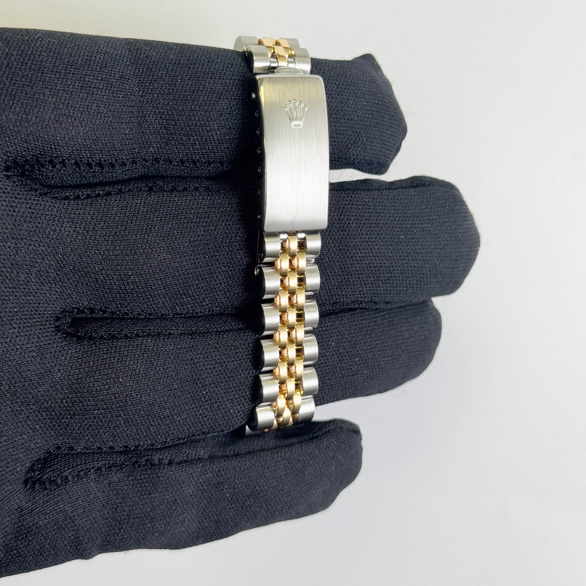 Rolex Datejust 26mm MOP Dial Watch Ref# 69173 - Happy Jewelers Fine Jewelry Lifetime Warranty