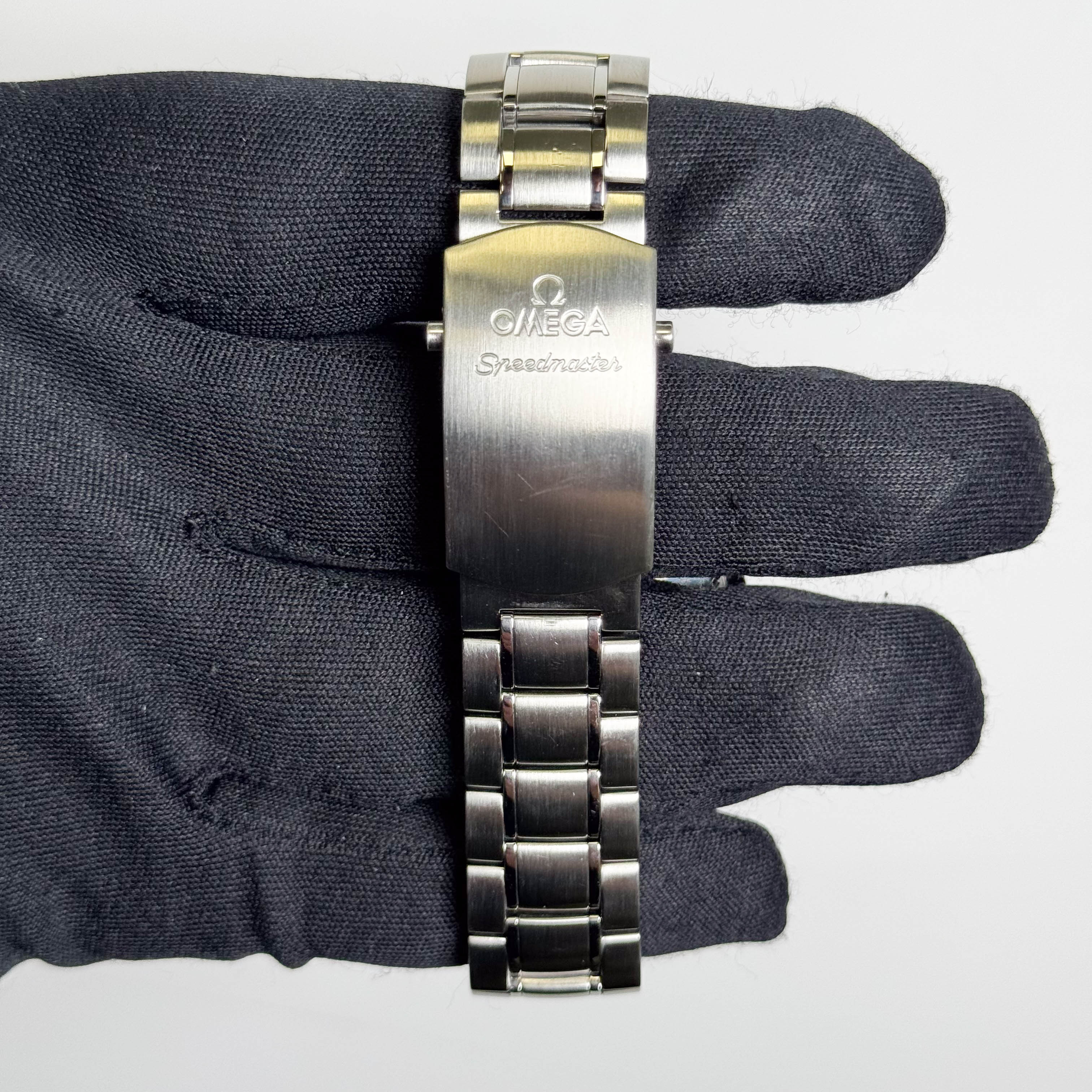 Omega Speedmaster Date 40mm Black Dial Watch Ref# 3210.50.00 - Happy Jewelers Fine Jewelry Lifetime Warranty