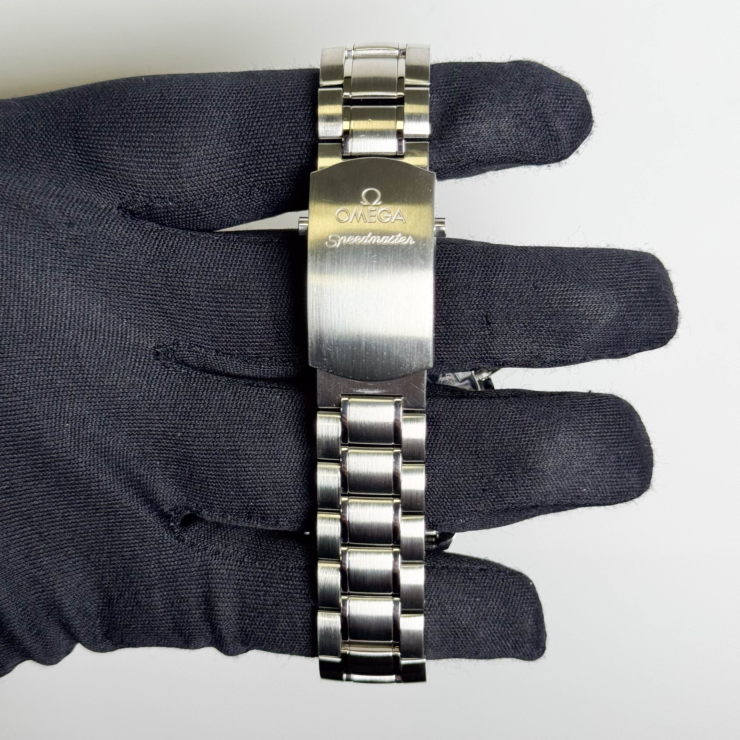 Omega Speedmaster Date 40mm Black Dial Watch Ref# 3210.50.00 - Happy Jewelers Fine Jewelry Lifetime Warranty