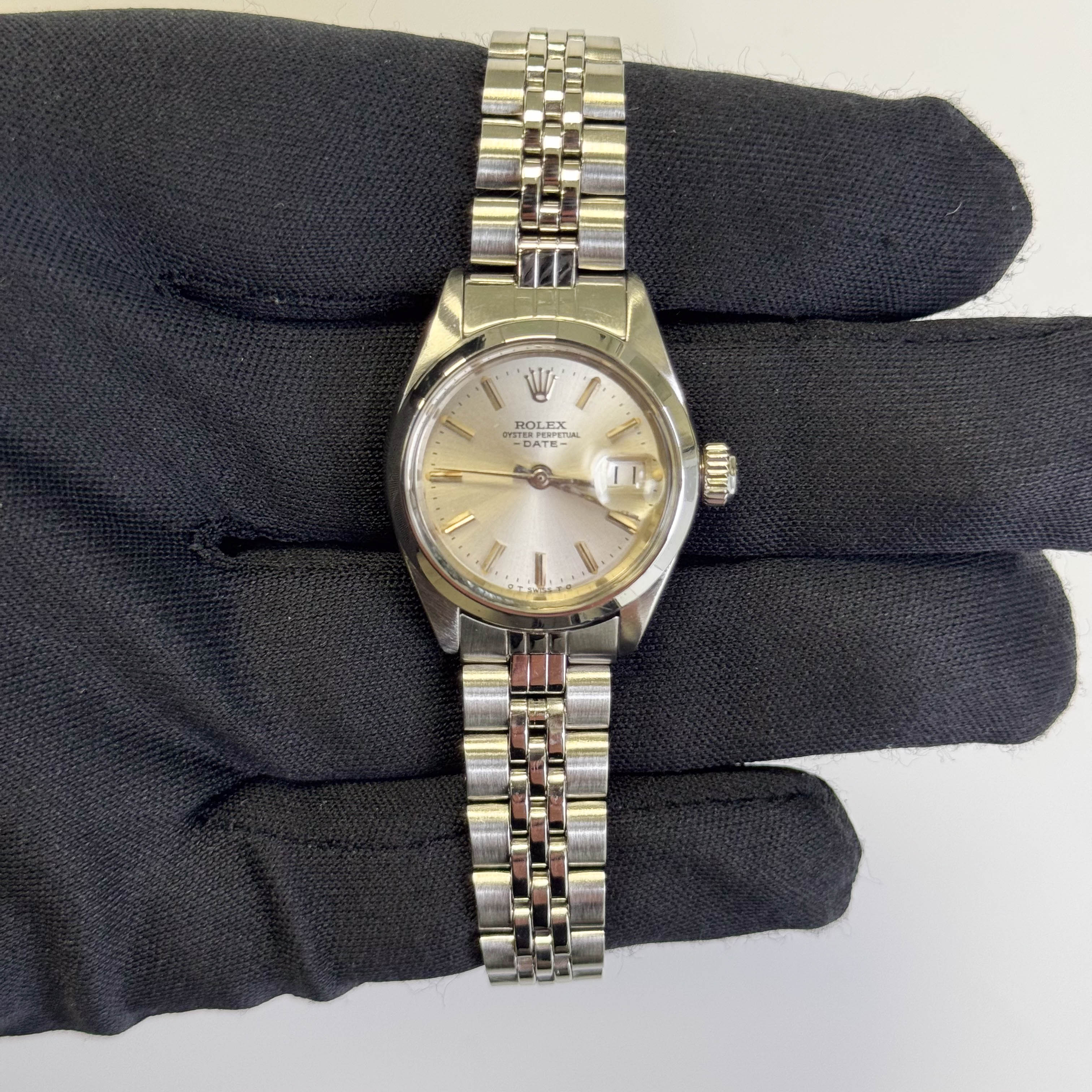 Rolex Oyster Perpetual Datejust 26mm Silver Dial Watch Ref# 69160