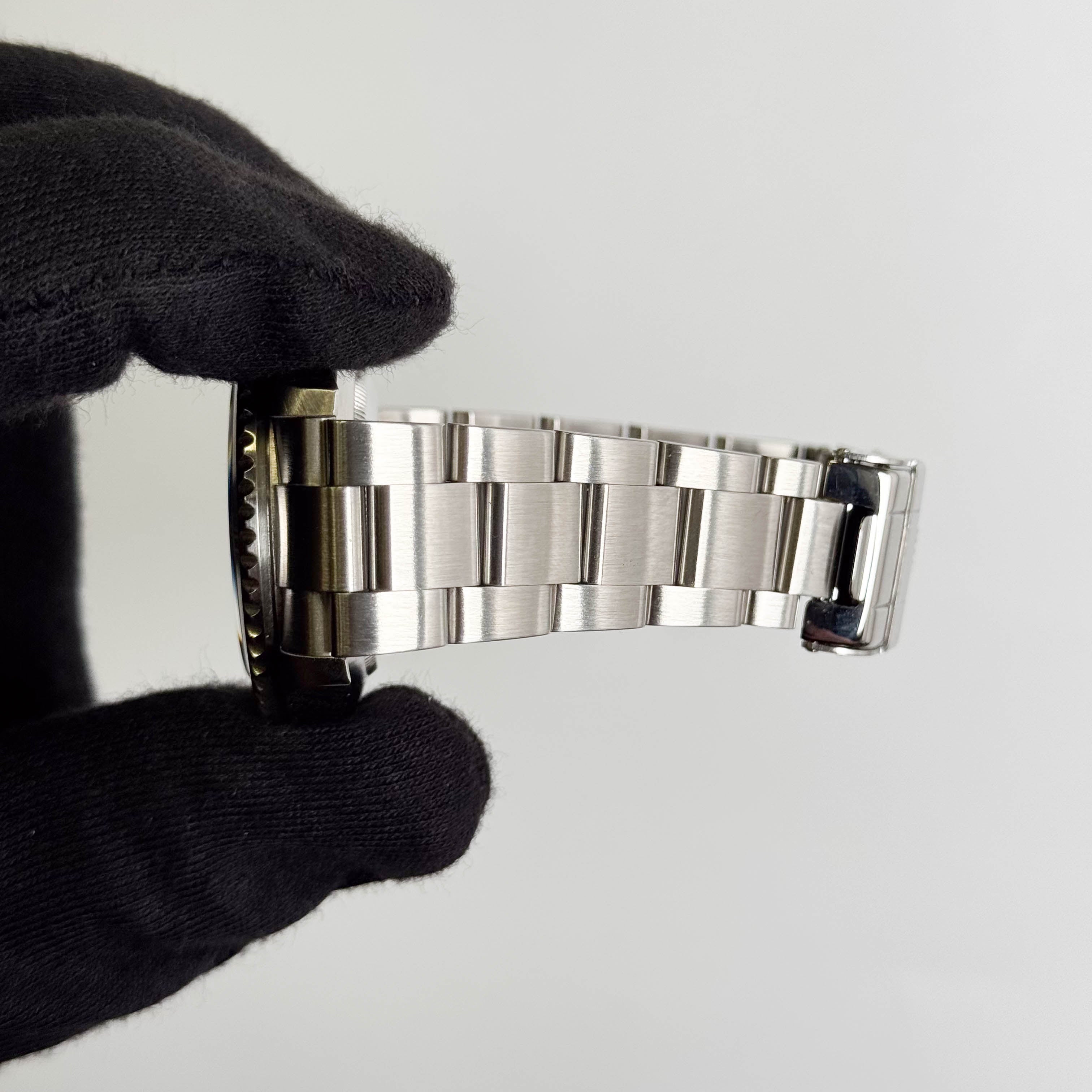 Rolex Submariner Stainless Steel 40mm Black Dial Watch Ref# 16610