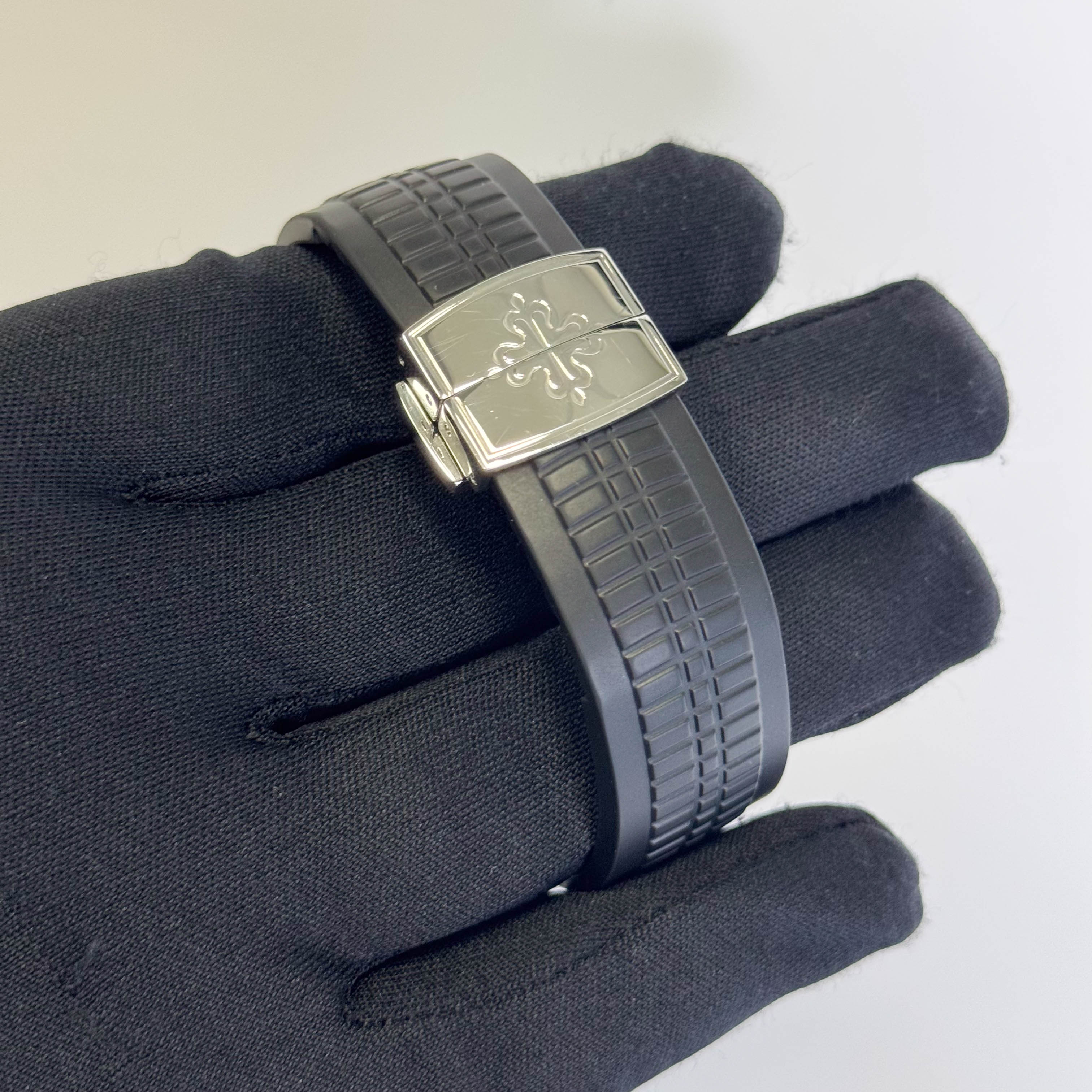 Patek Philippe Aquanaut 40mm Grey Dial Watch Ref# 5164A-001