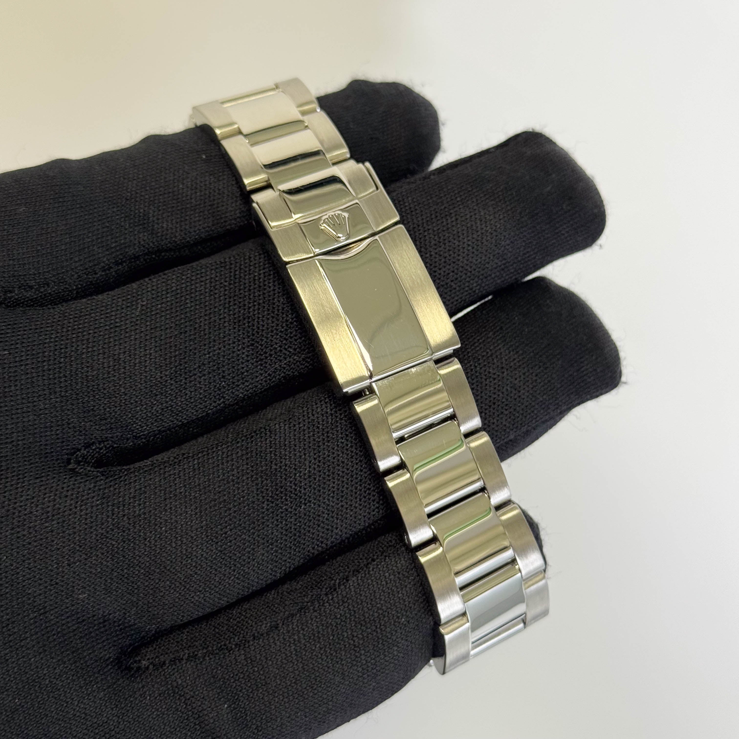 Rolex Daytona 40mm White Dial Watch Ref# 116520