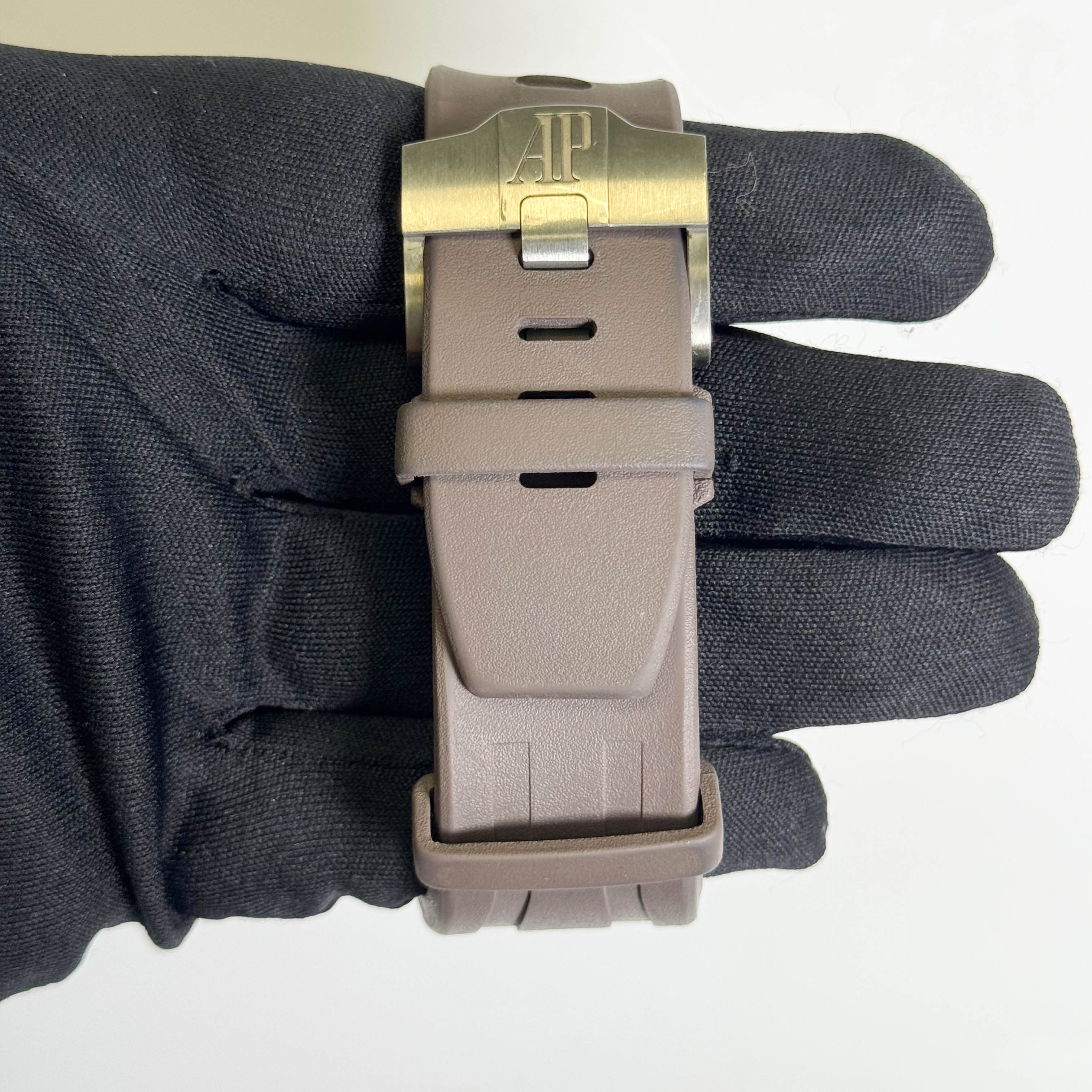 Audemars Piguet Offshore 44mm Grey Dial Watch Ref# 26400IO.OO.A004CA.02 - Happy Jewelers Fine Jewelry Lifetime Warranty