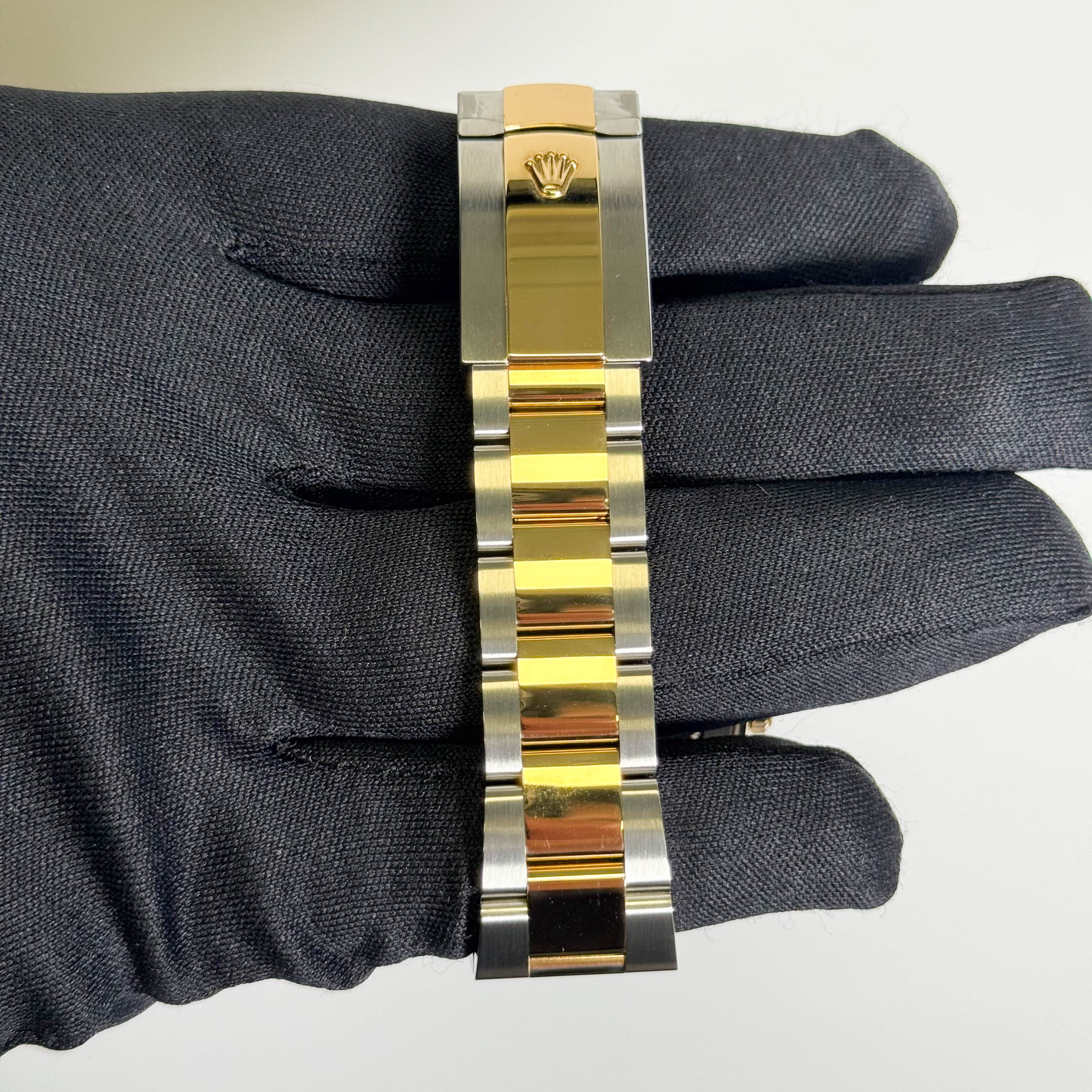 Rolex Datejust 41mm Champagne Dial Watch Ref# 126333