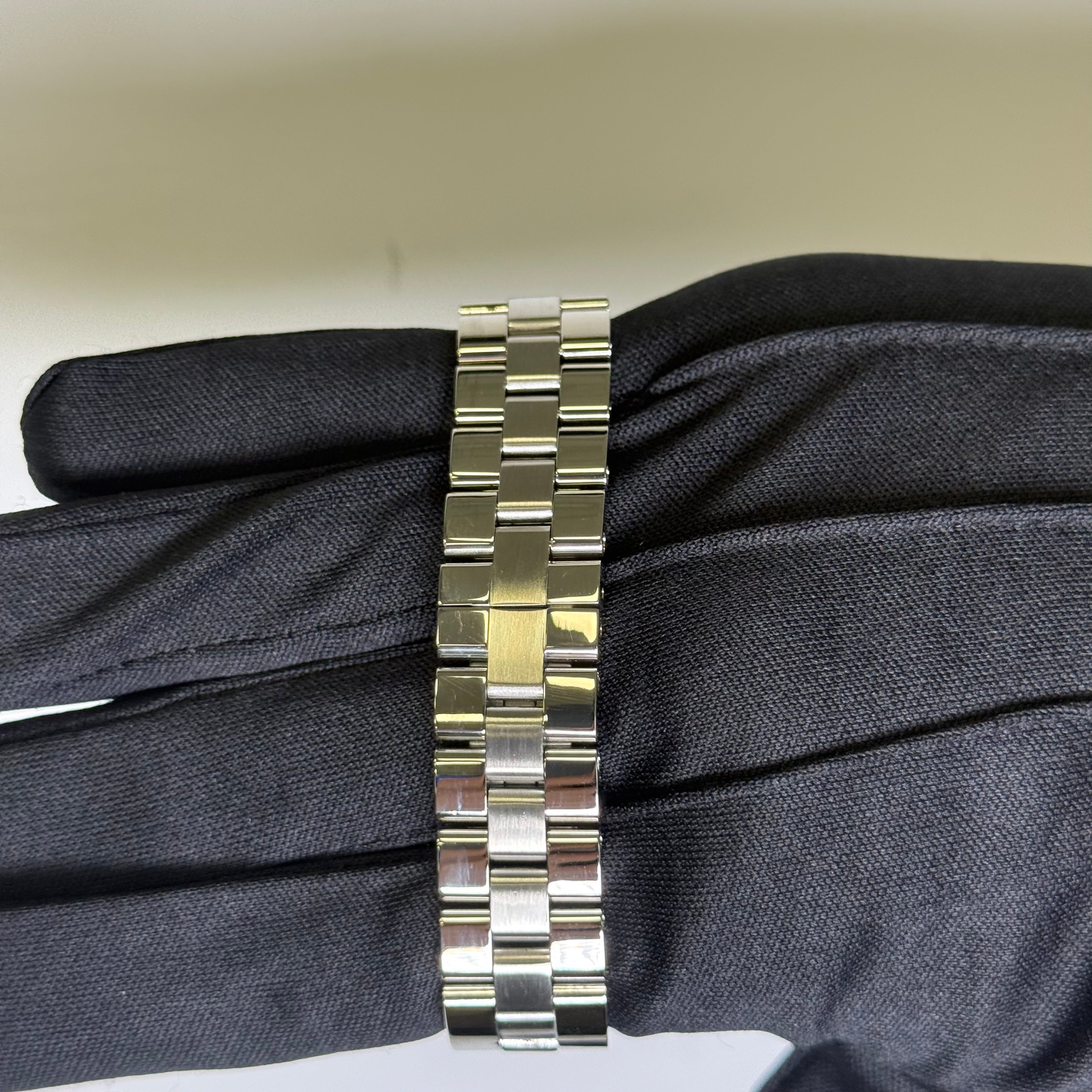 Cartier Roadster 31mm Silver Dial Watch Ref# W62016V3