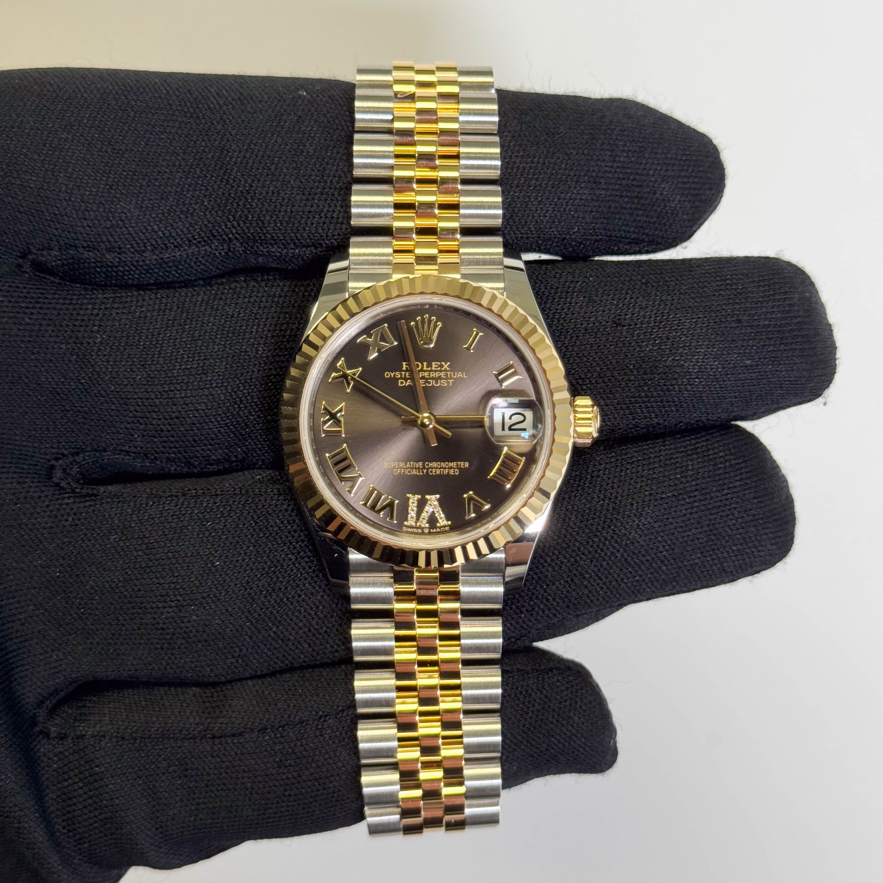 Rolex Datejust 31mm Rhodium Dial Watch Ref# 278273