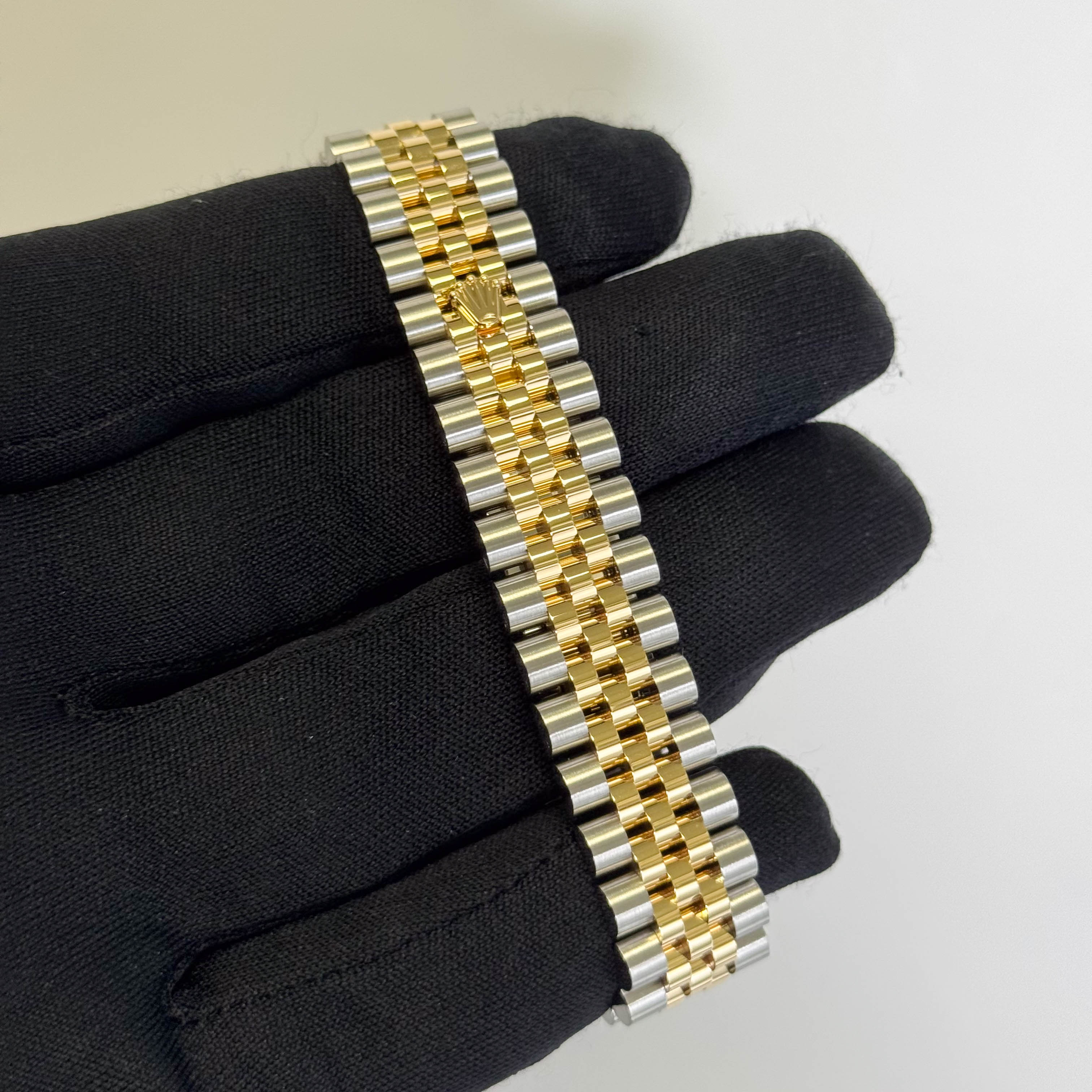 Rolex Datejust 31mm Rhodium Dial Watch Ref# 278273