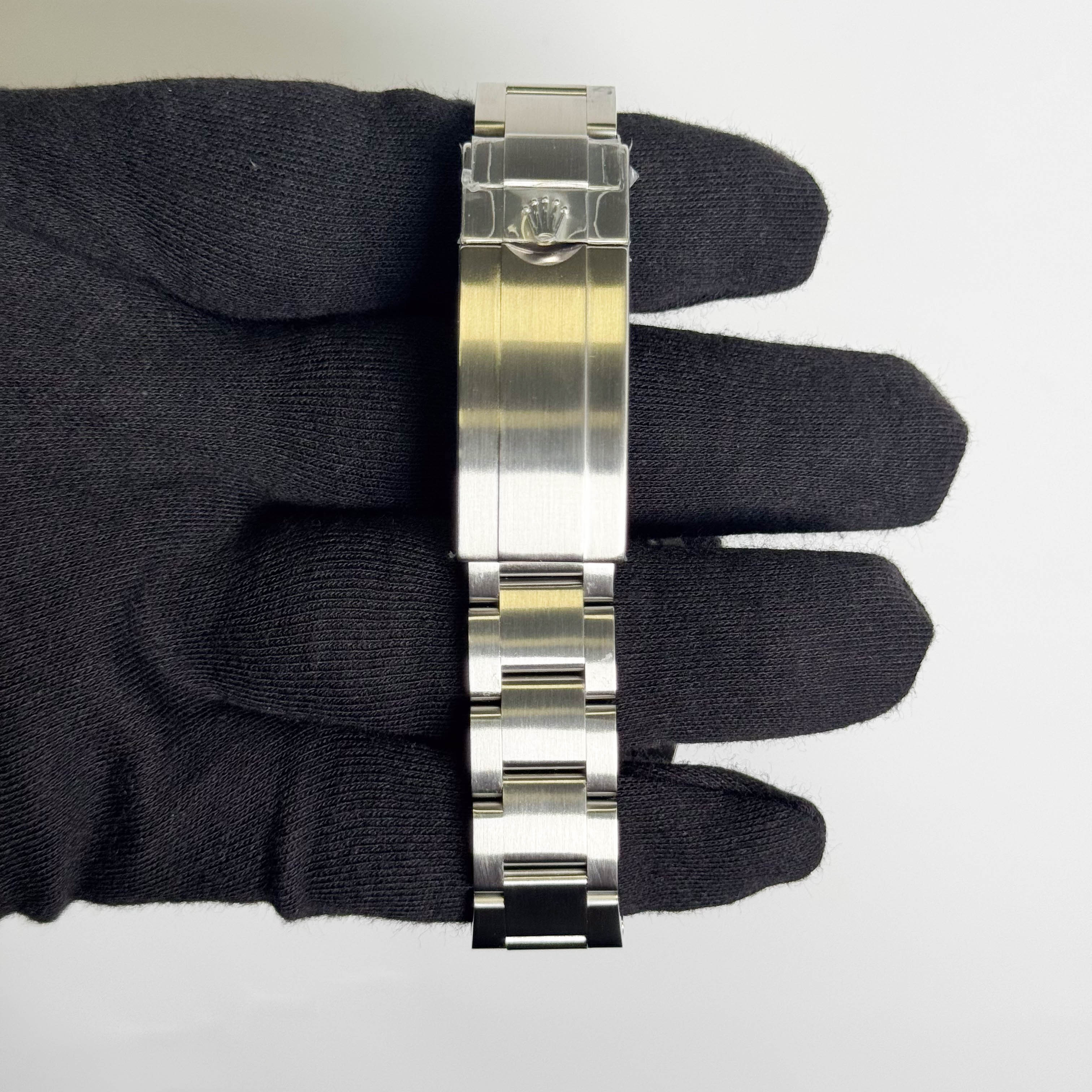 Rolex Submariner 40mm Green Dial Watch Ref# 116610LV