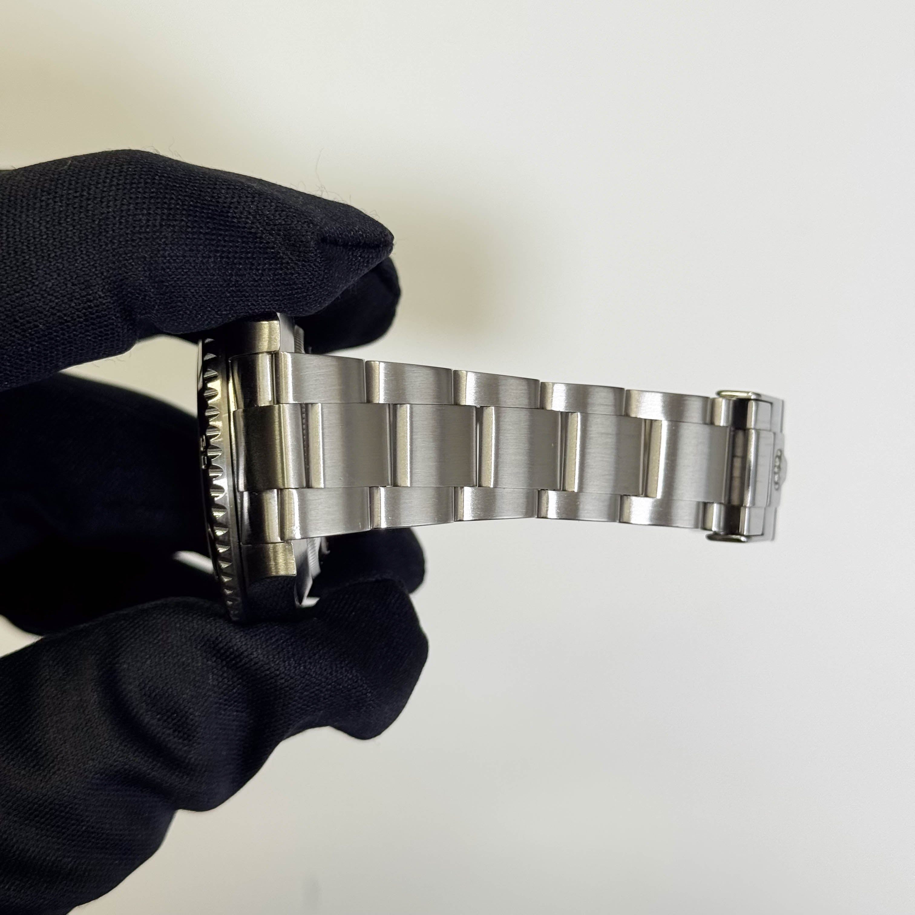 Rolex Submariner 40mm Black Dot Dial Watch Ref# 116610LN