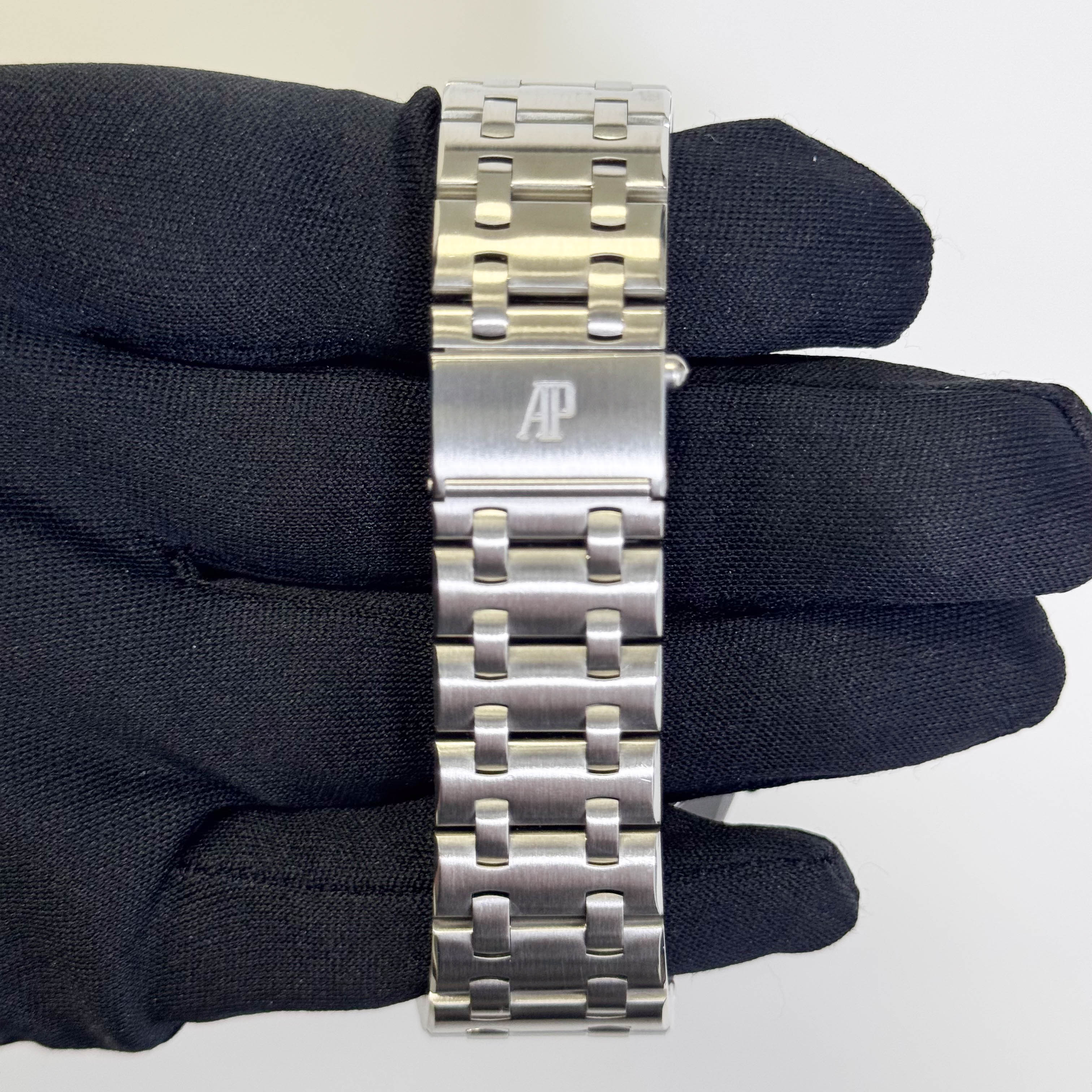 Audemars Piguet Royal Oak Offshore 42mm White Dial Watch Ref# 26170ST.OO.D101CR.02