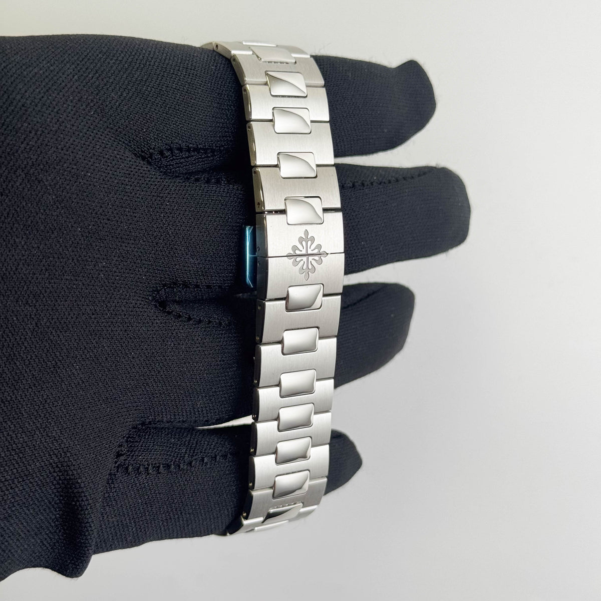 Patek Philippe Nautilus 40.5mm Blue Stick Dial Watch Ref# 5610/1P-001