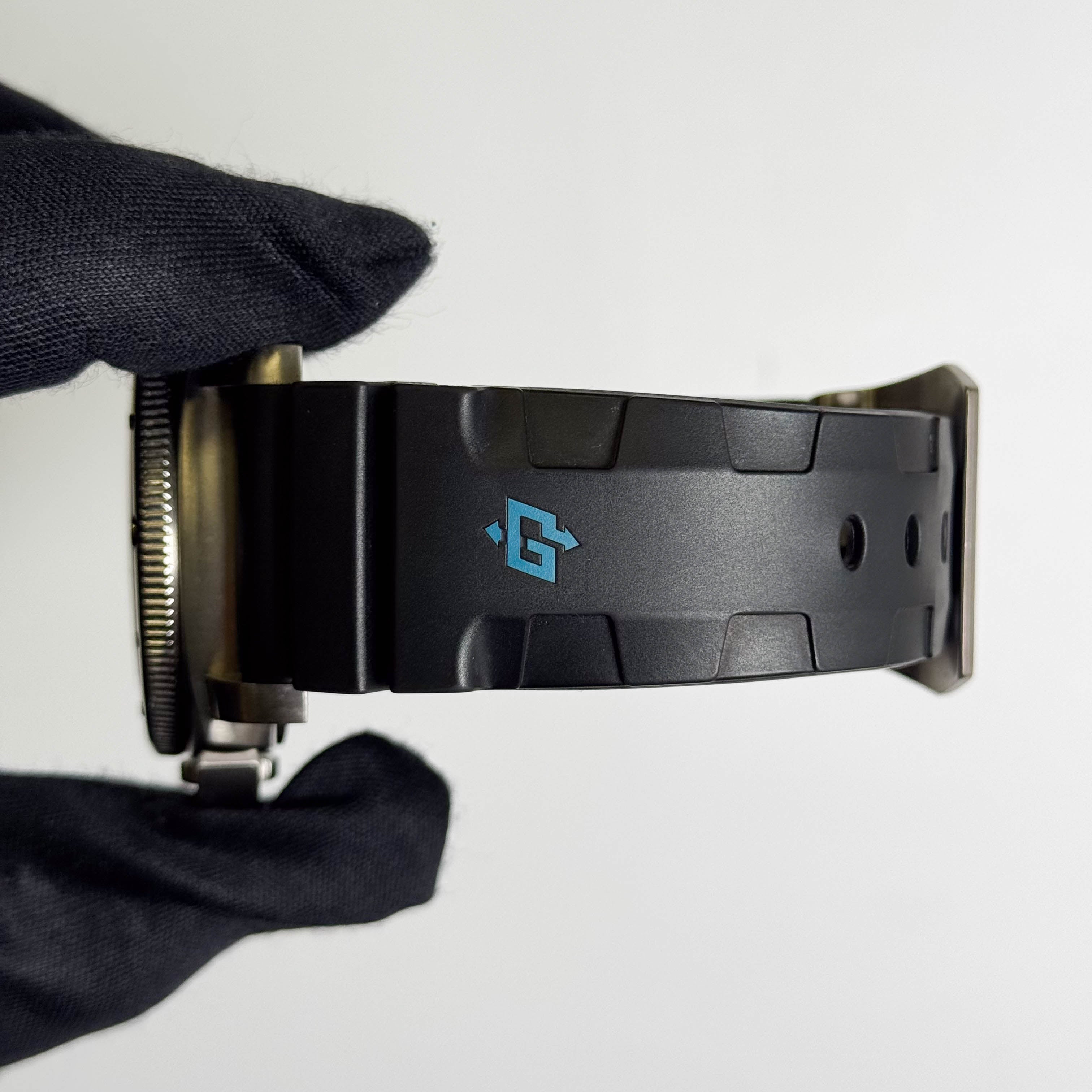 Panerai Luminor 44mm Black Dial Watch Ref# PAM00569