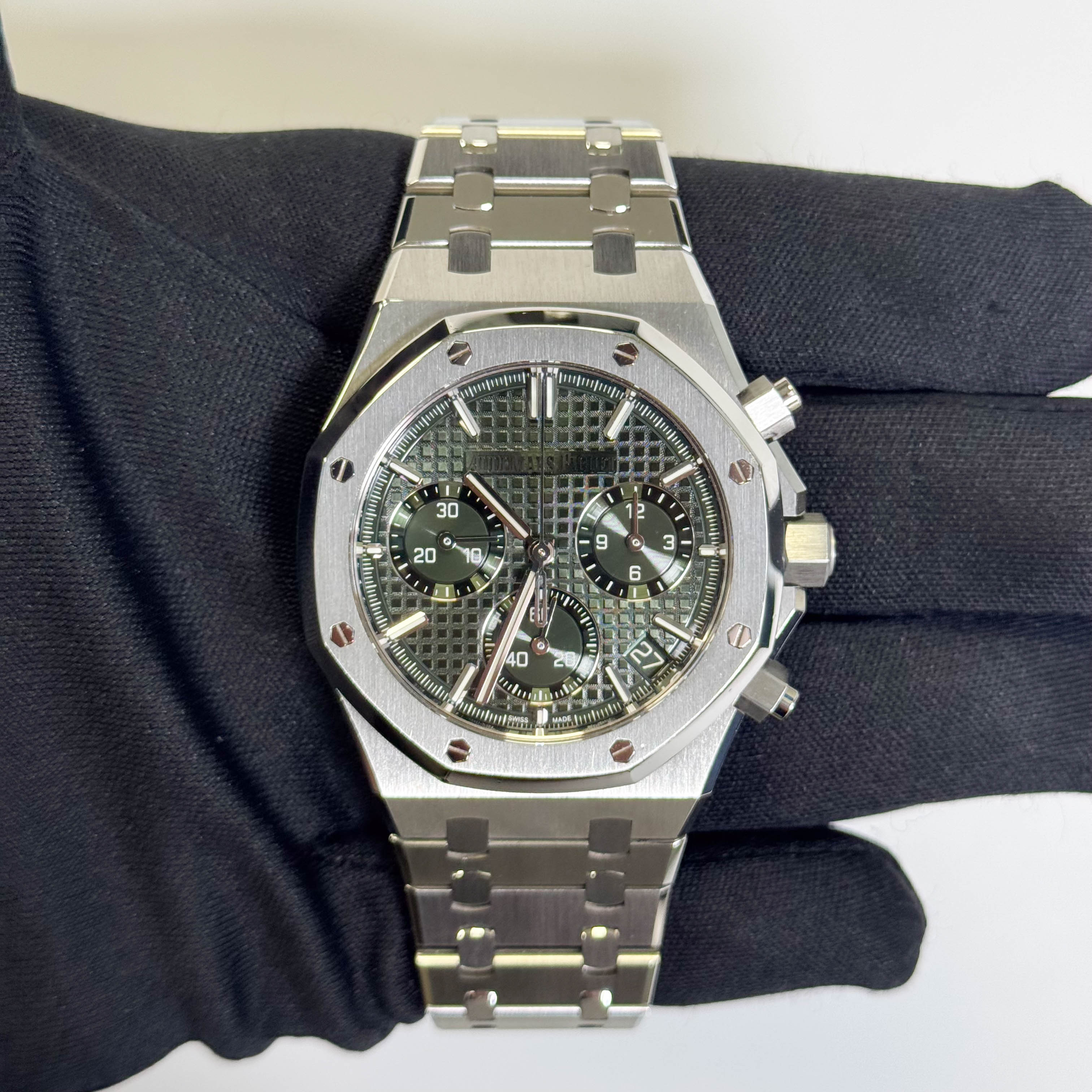 Audemars Piguet Royal Oak 41mm Green Dial Watch Ref# 26240ST.OO.1320ST.08