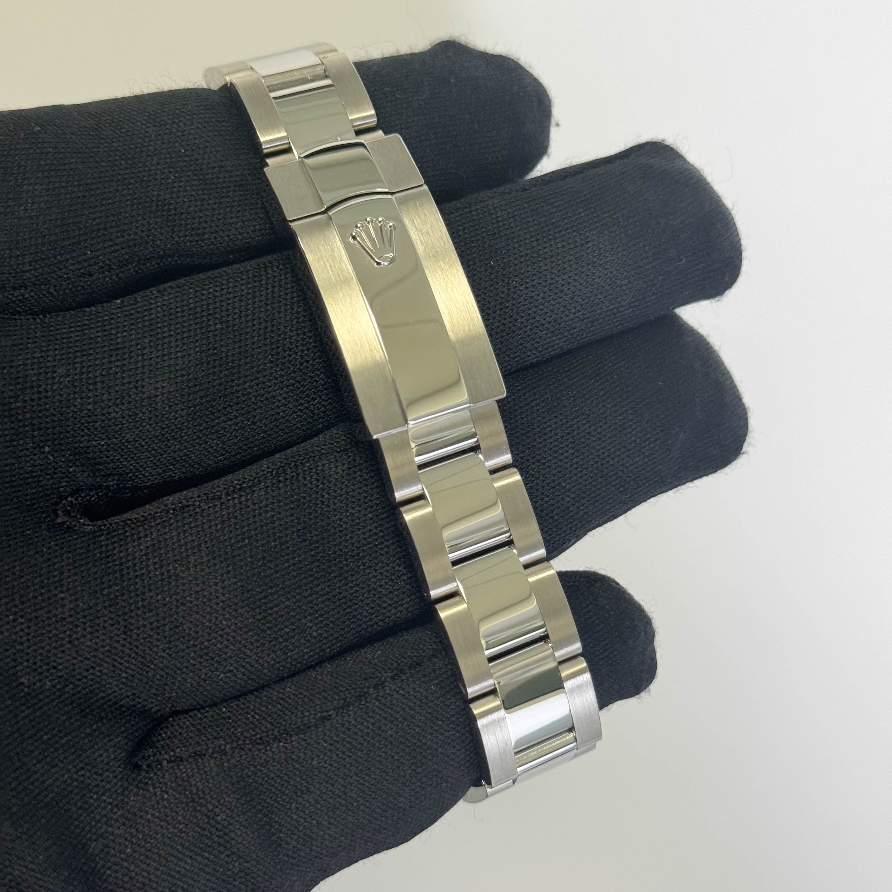 Rolex Datejust 31mm Silver Dial Watch Ref# 278274