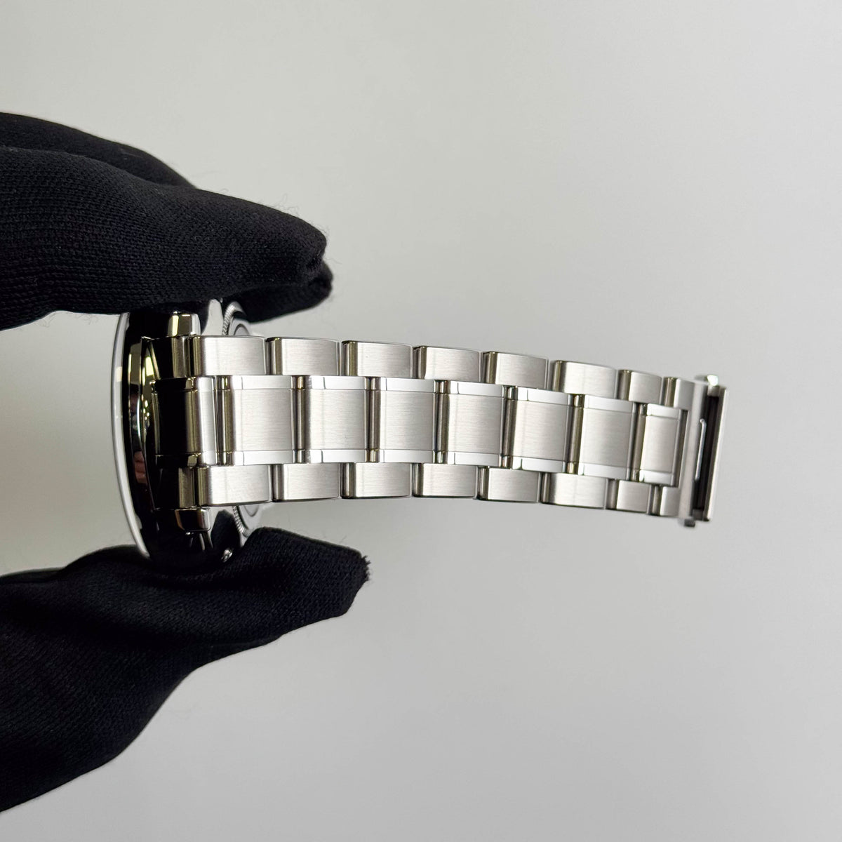 Grand Seiko Hi-Beat 36000 GMT White "Yukigesho" Dial Watch Ref# SBGJ271