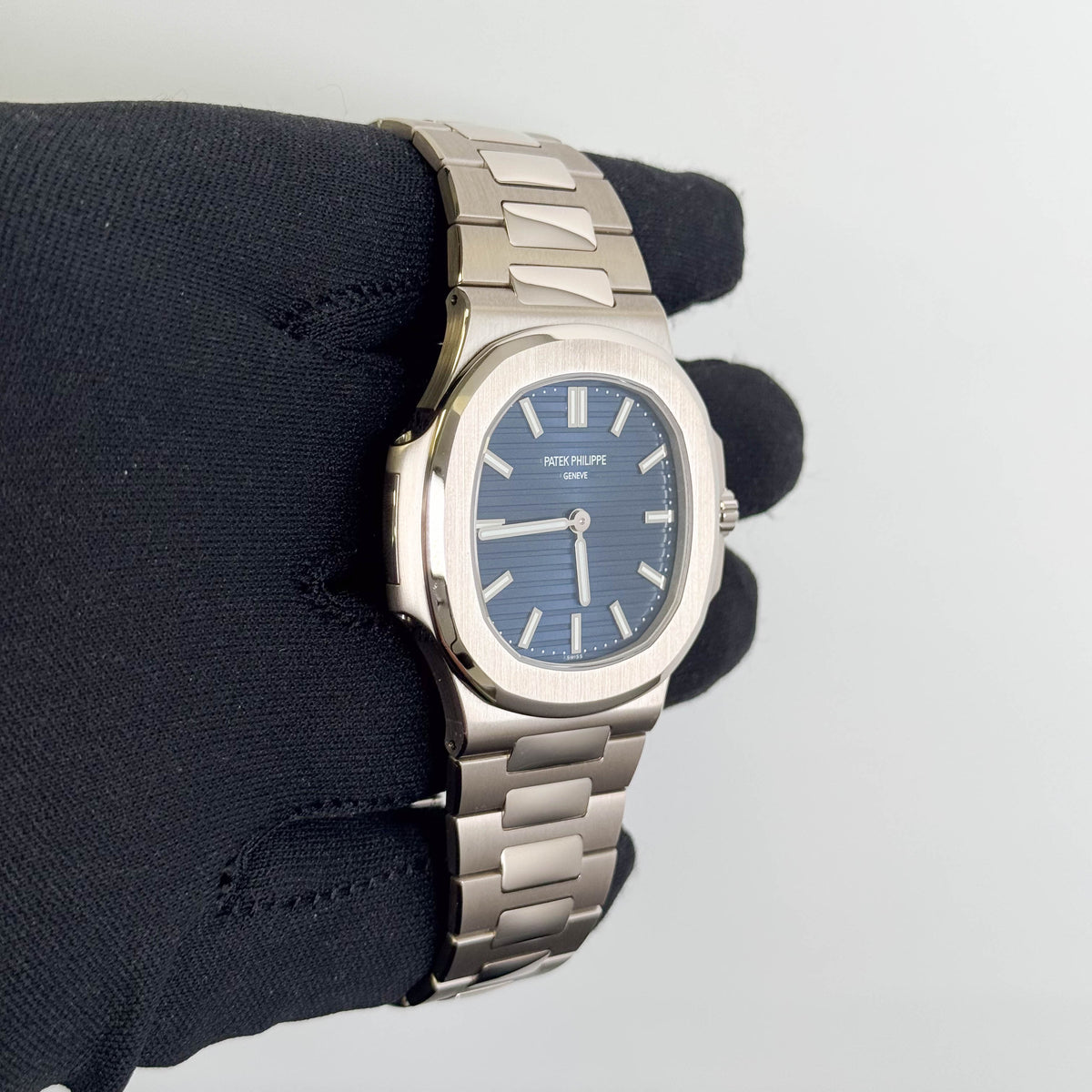 Patek Philippe Nautilus 41mm Blue Dial Watch Ref# 5811/1G-001
